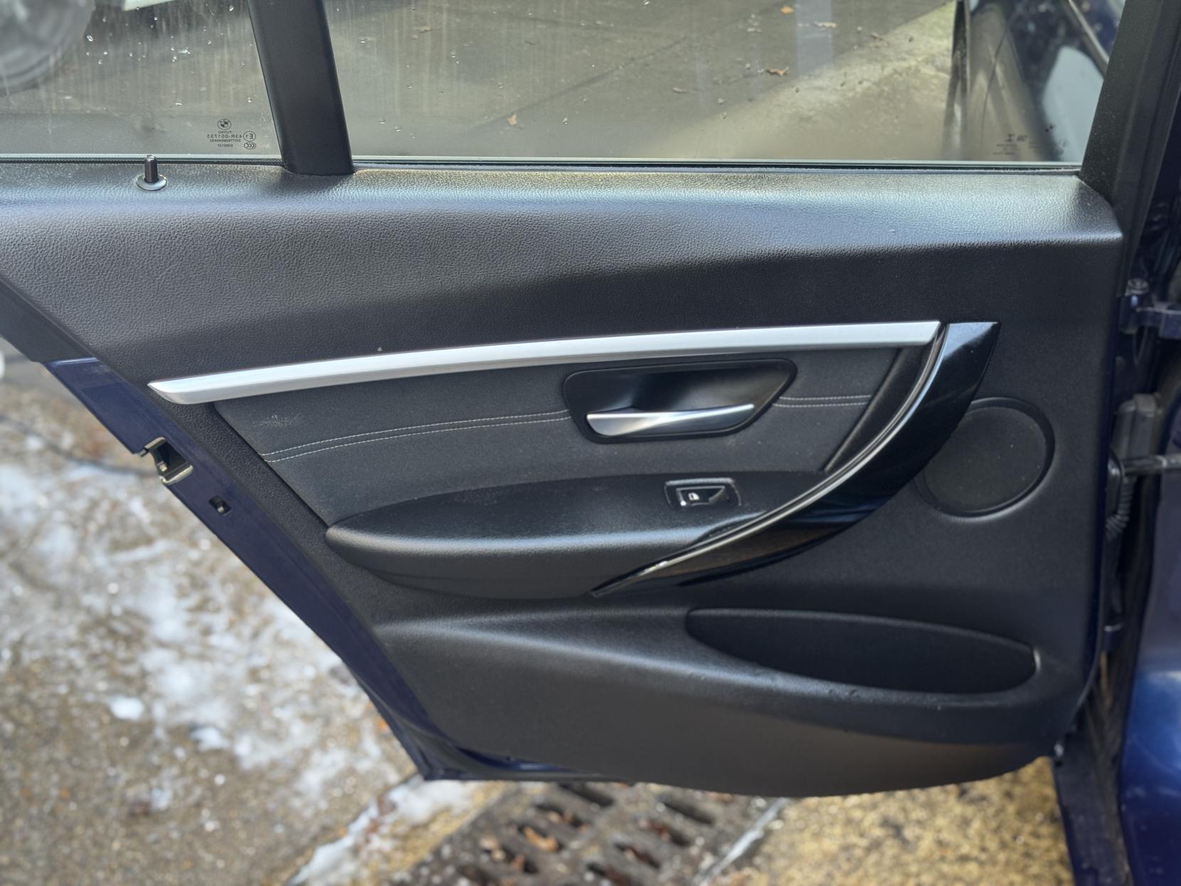 BMW 3 Series 2.0 320i Sport Saloon 4dr Petrol Manual Euro 6 (s/s) (184 ps)