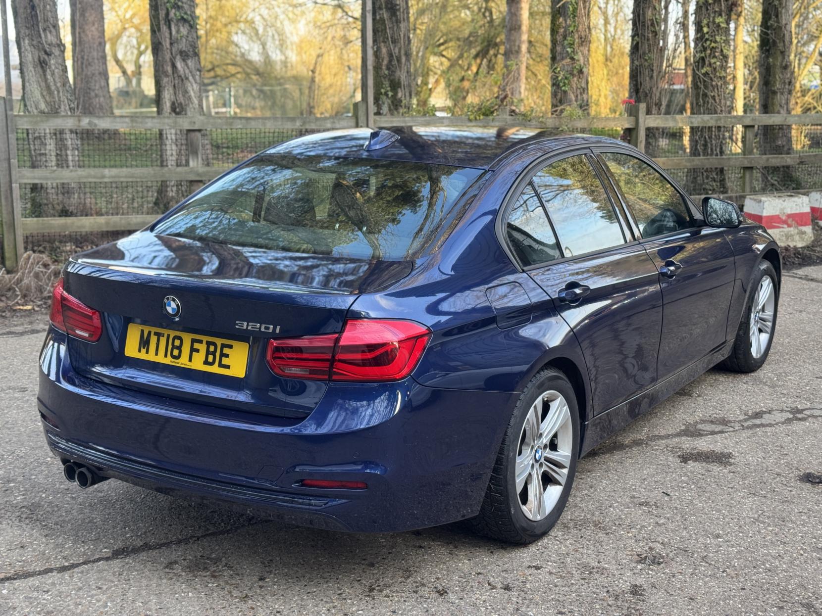 BMW 3 Series 2.0 320i Sport Saloon 4dr Petrol Manual Euro 6 (s/s) (184 ps)