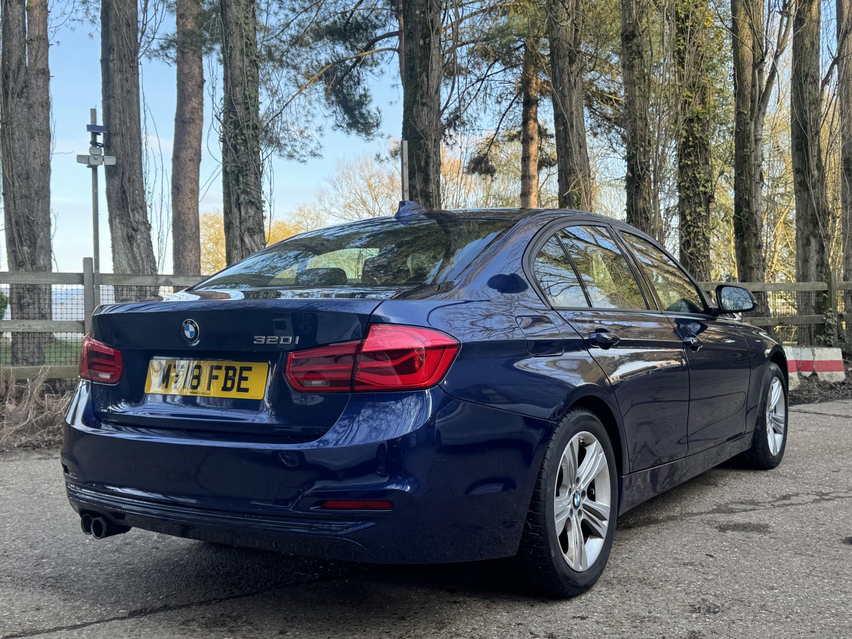 BMW 3 Series 2.0 320i Sport Saloon 4dr Petrol Manual Euro 6 (s/s) (184 ps)