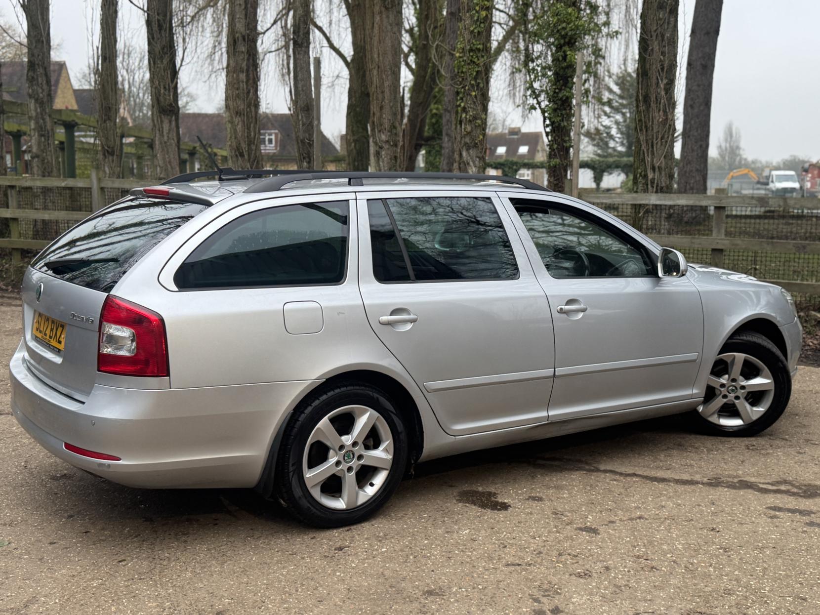 Skoda Octavia 1.4 TSI SE Estate 5dr Petrol Manual Euro 5 (122 ps)