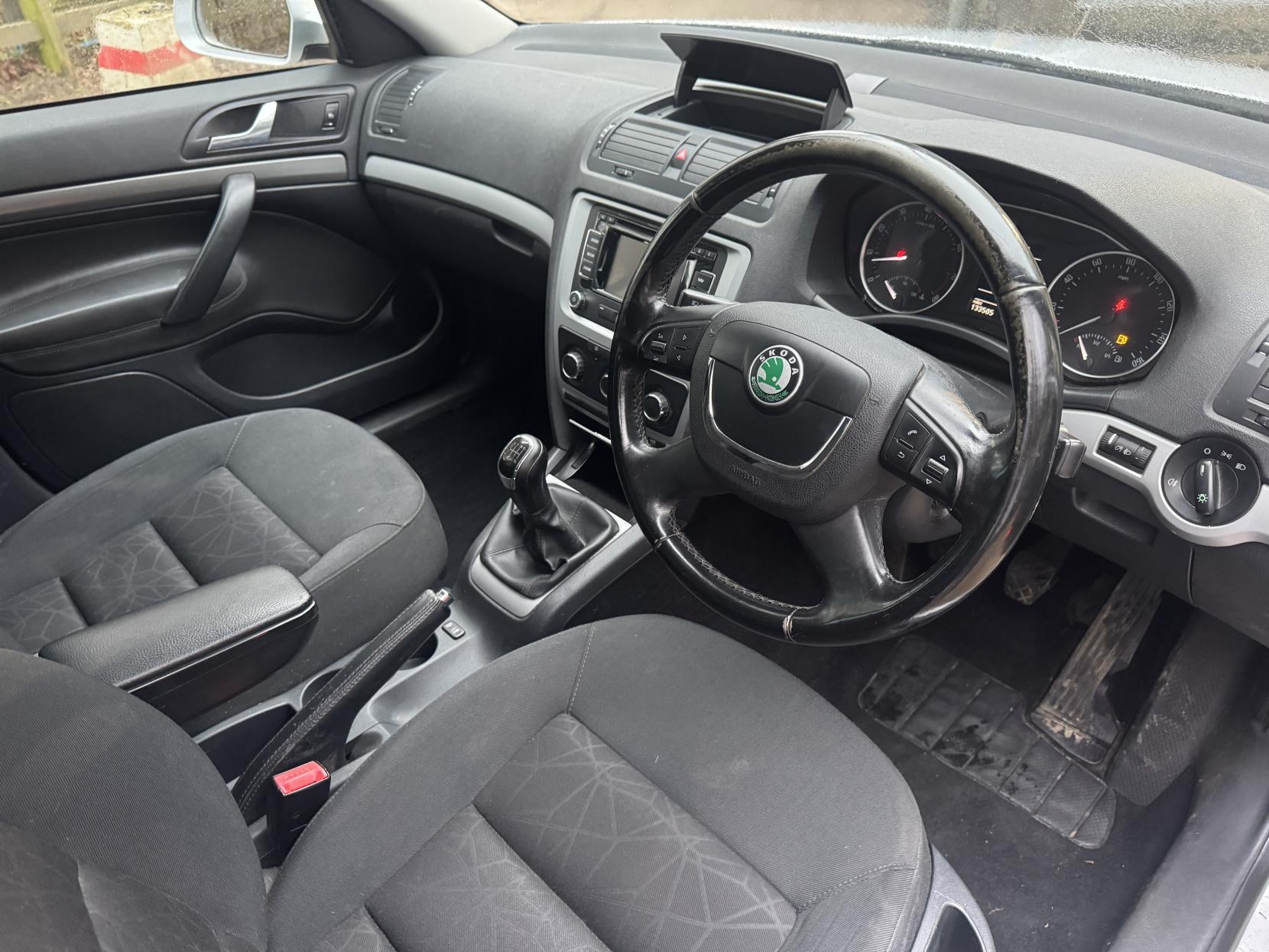 Skoda Octavia 1.4 TSI SE Estate 5dr Petrol Manual Euro 5 (122 ps)