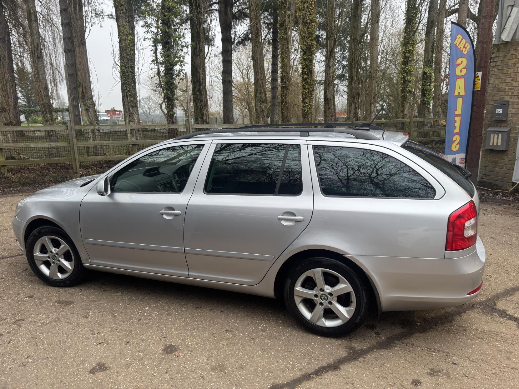 Skoda Octavia 1.4 TSI SE Estate 5dr Petrol Manual Euro 5 (122 ps)