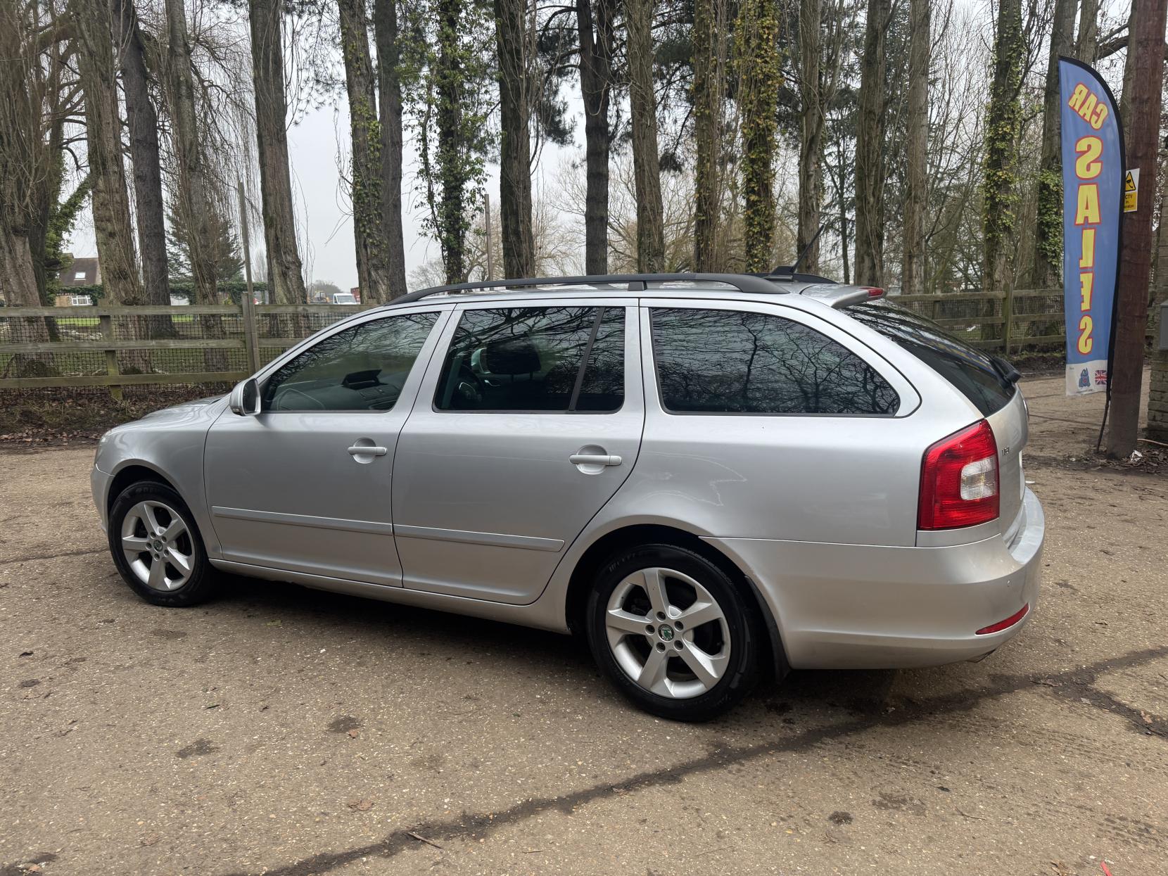 Skoda Octavia 1.4 TSI SE Estate 5dr Petrol Manual Euro 5 (122 ps)