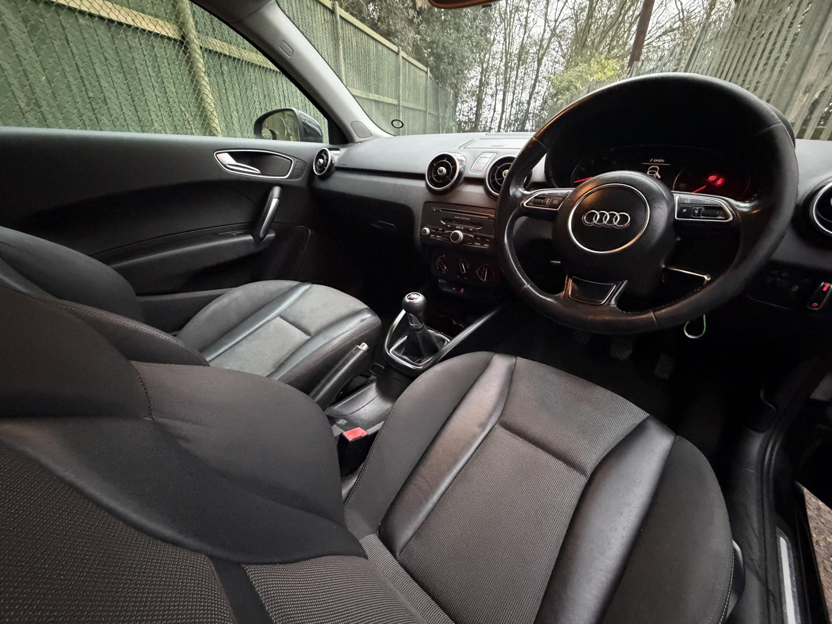 Audi A1 1.6 TDI SE Hatchback 3dr Diesel Manual Euro 5 (s/s) (105 ps)