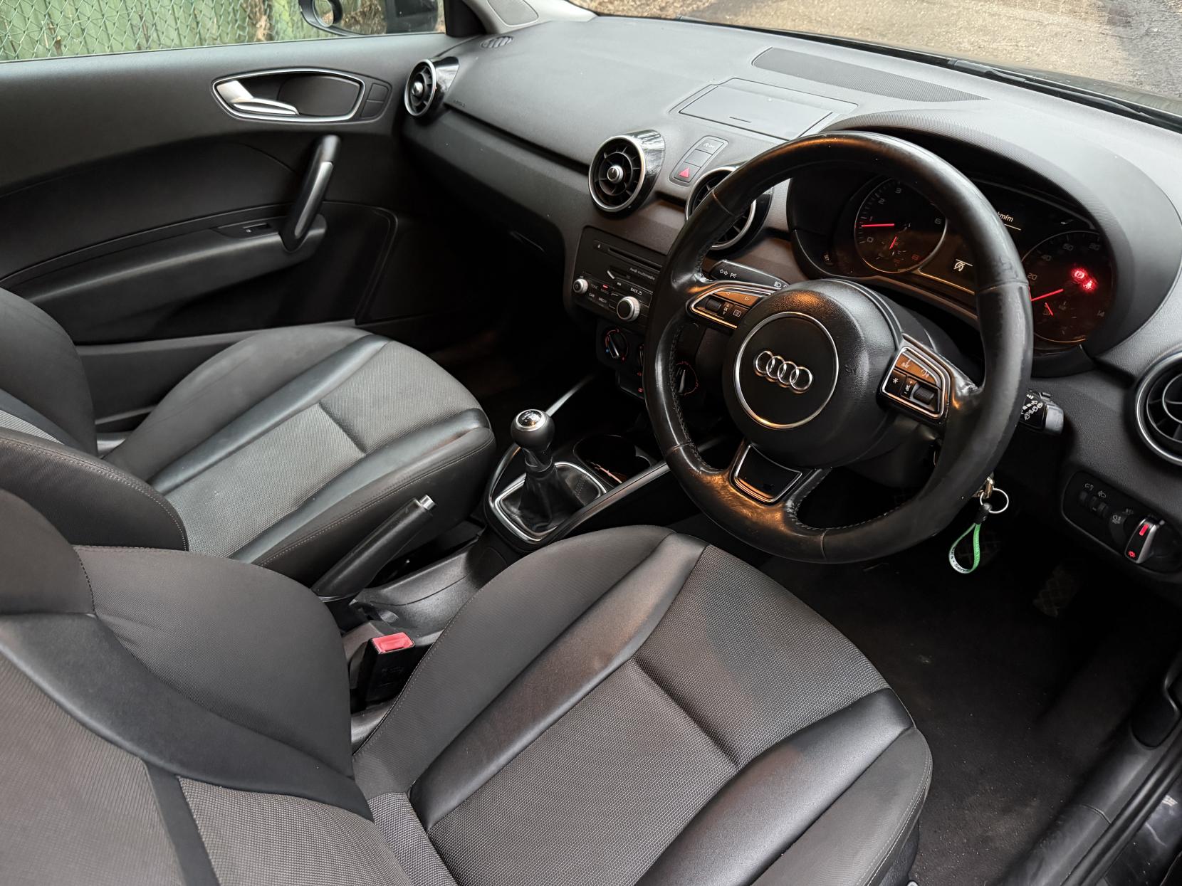 Audi A1 1.6 TDI SE Hatchback 3dr Diesel Manual Euro 5 (s/s) (105 ps)