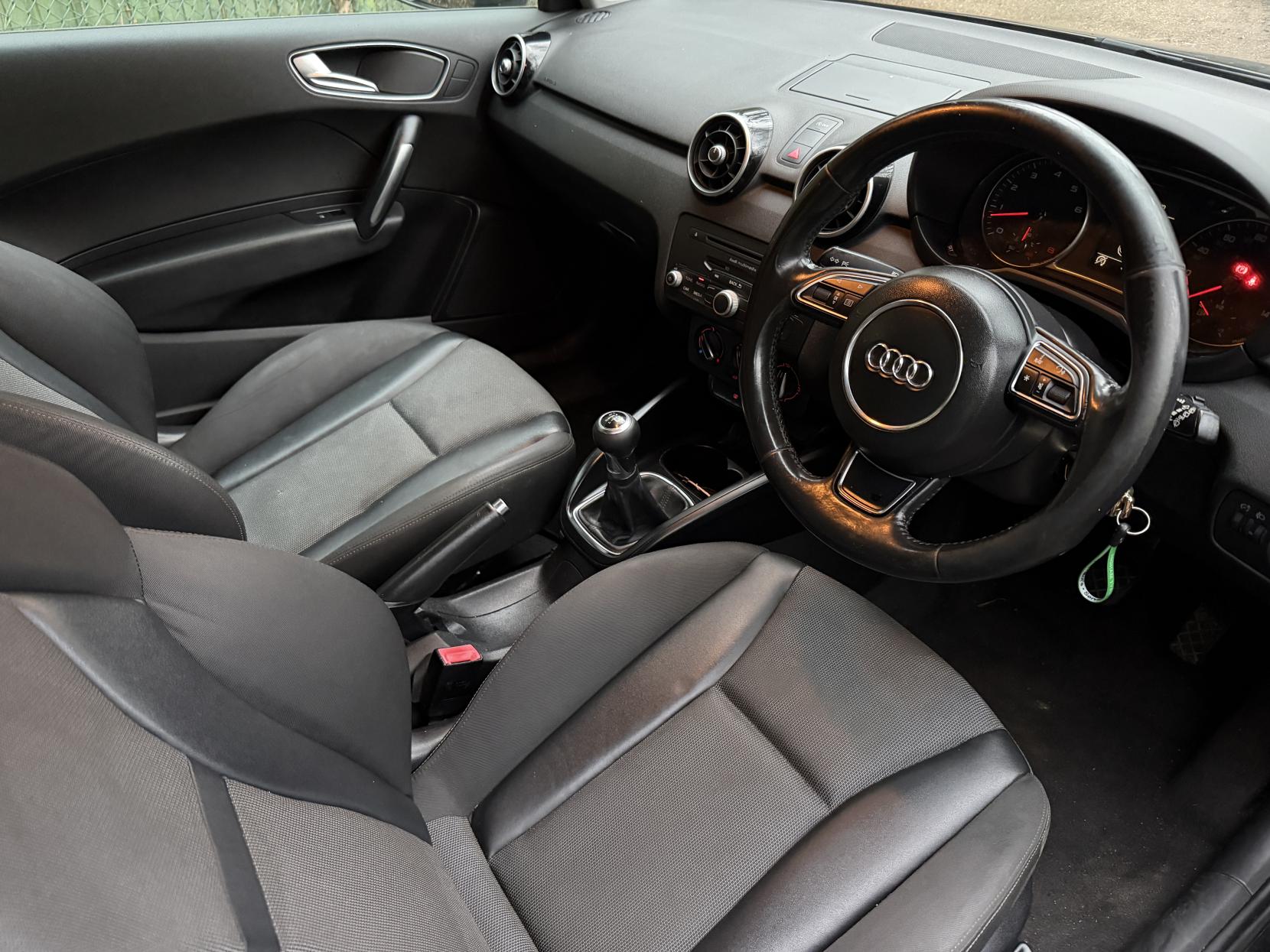 Audi A1 1.6 TDI SE Hatchback 3dr Diesel Manual Euro 5 (s/s) (105 ps)