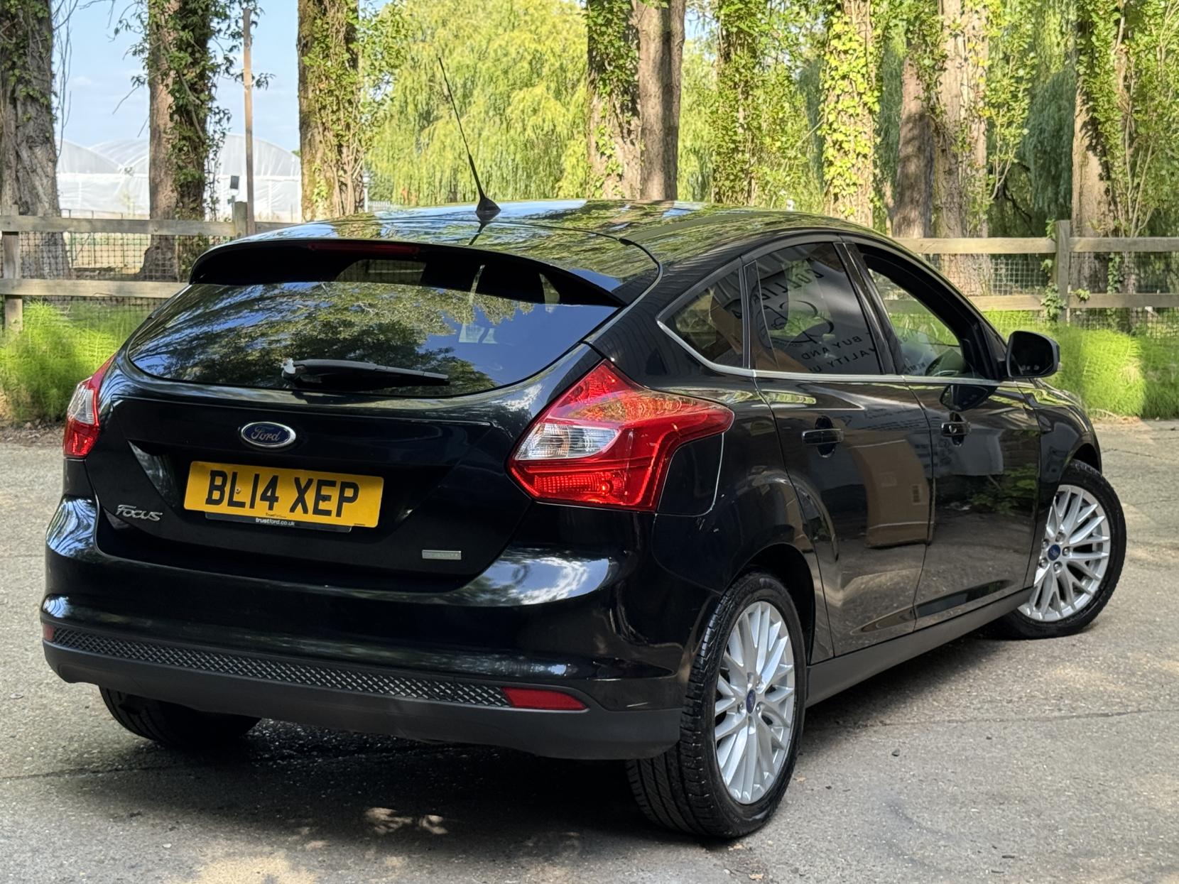 Ford Focus 1.0T EcoBoost Zetec Hatchback 5dr Petrol Manual Euro 5 (s/s) (100 ps)