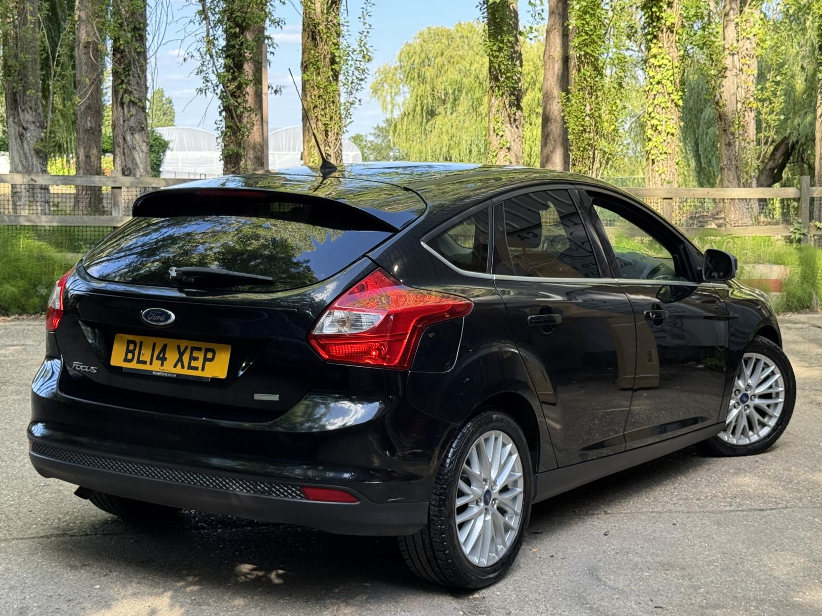 Ford Focus 1.0T EcoBoost Zetec Hatchback 5dr Petrol Manual Euro 5 (s/s) (100 ps)