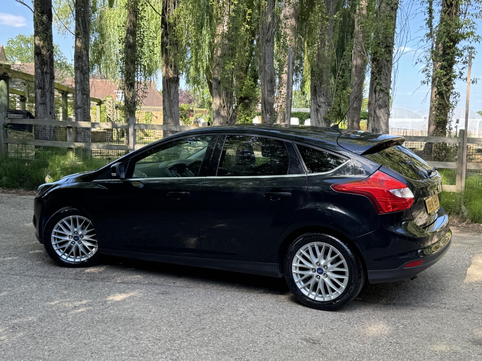 Ford Focus 1.0T EcoBoost Zetec Hatchback 5dr Petrol Manual Euro 5 (s/s) (100 ps)