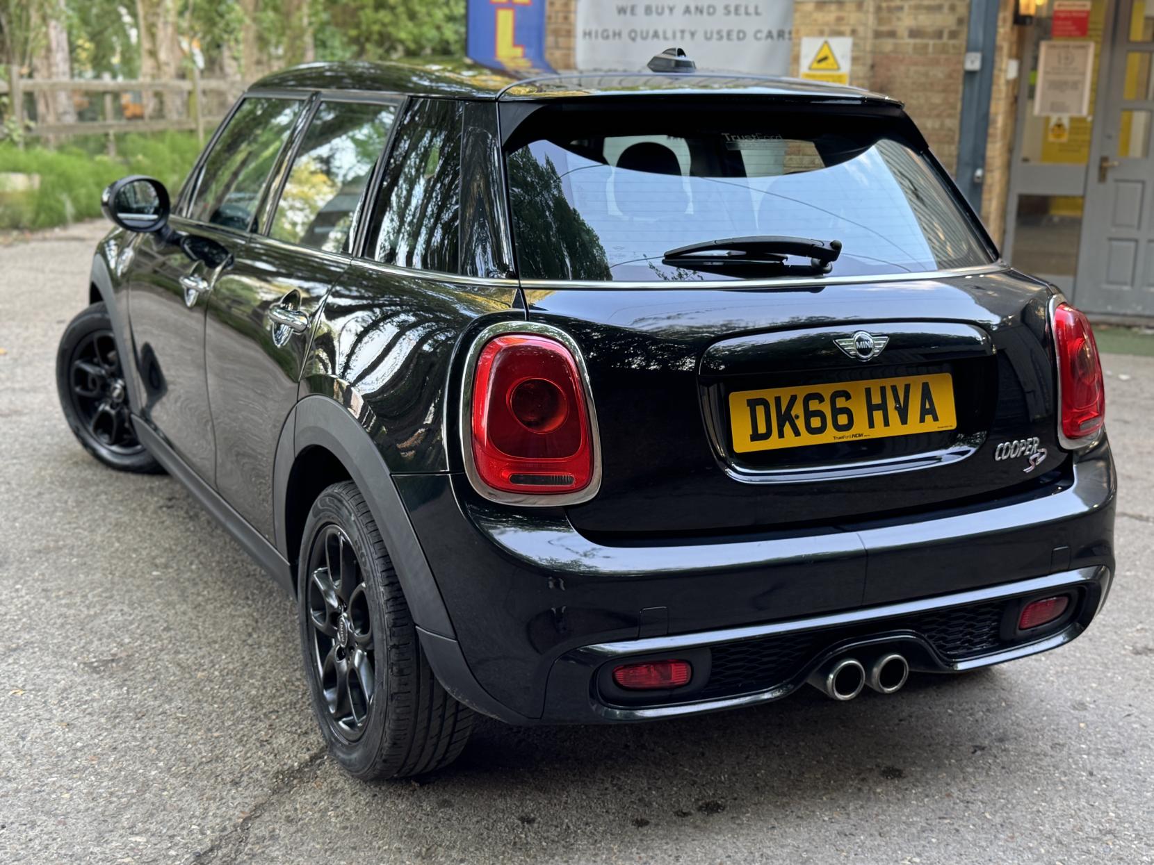 MINI Hatch 2.0 Cooper SD Hatchback 5dr Diesel Manual Euro 6 (s/s) (170 ps)