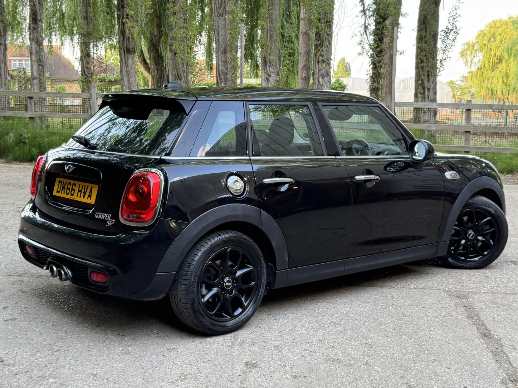 MINI Hatch 2.0 Cooper SD Hatchback 5dr Diesel Manual Euro 6 (s/s) (170 ps)