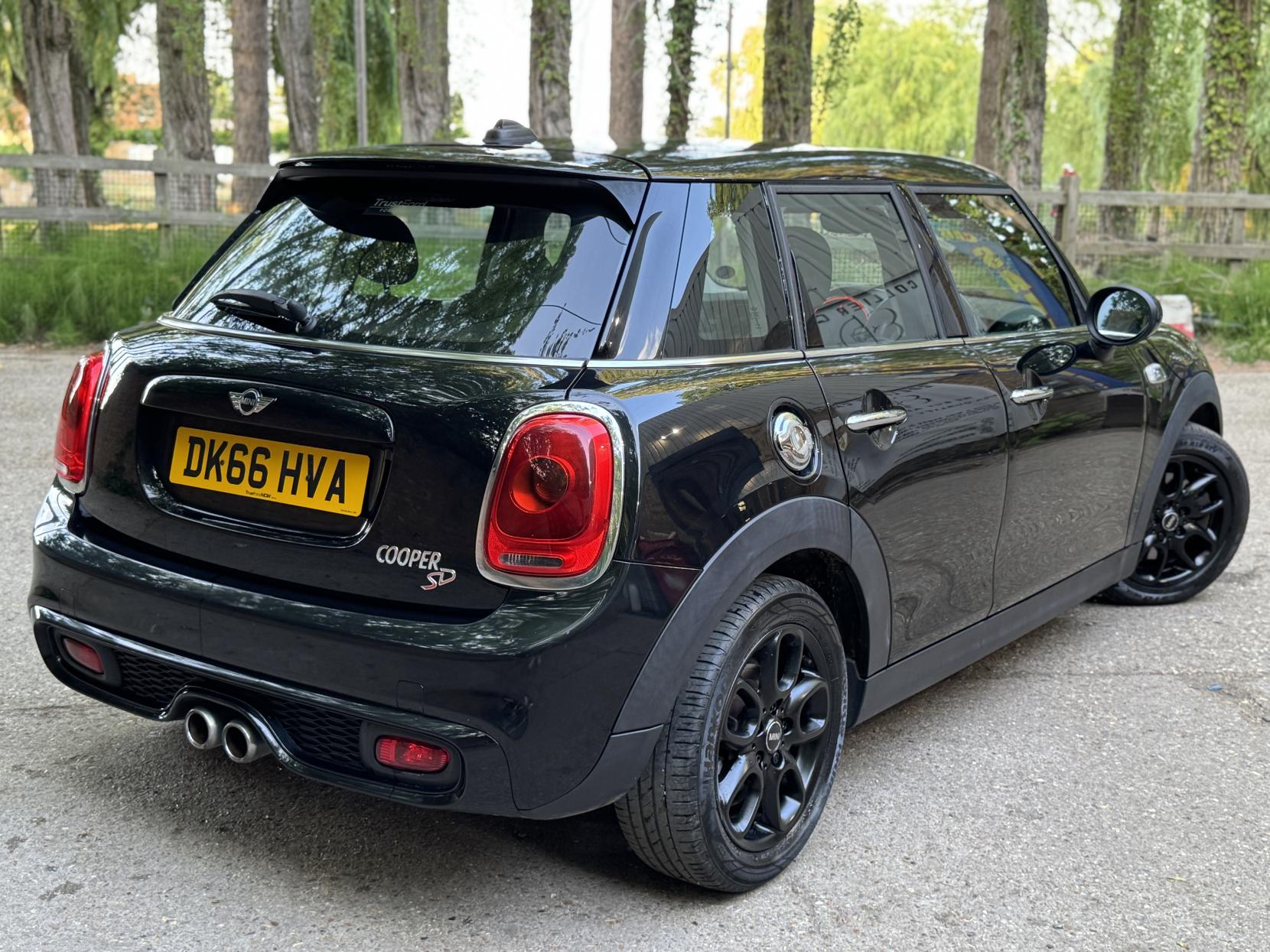 MINI Hatch 2.0 Cooper SD Hatchback 5dr Diesel Manual Euro 6 (s/s) (170 ps)