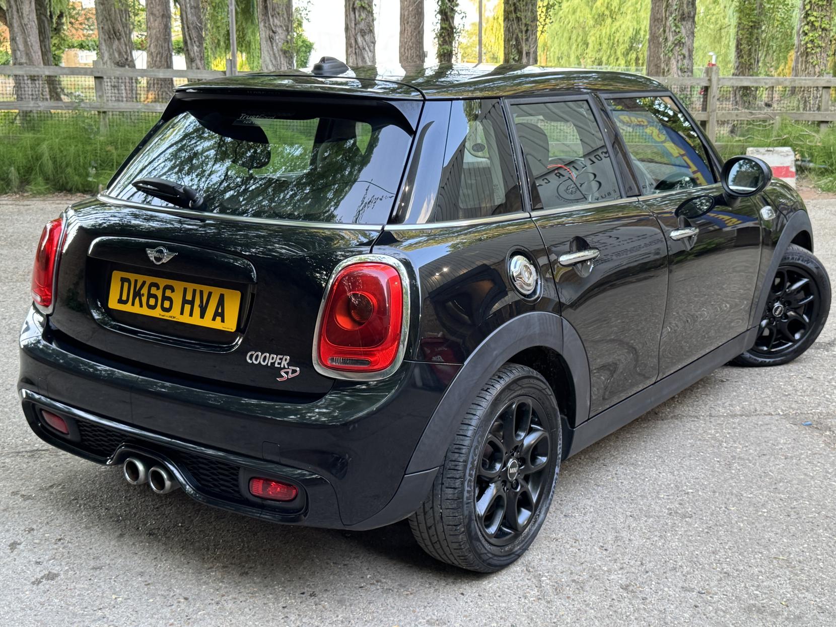 MINI Hatch 2.0 Cooper SD Hatchback 5dr Diesel Manual Euro 6 (s/s) (170 ps)