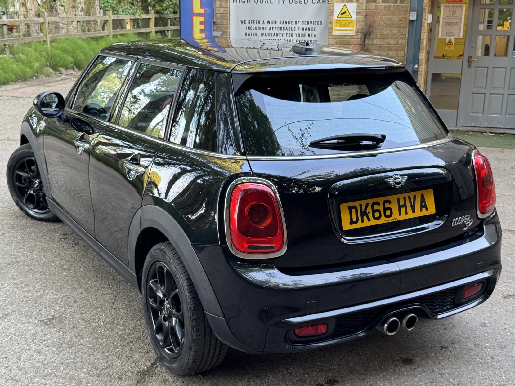 MINI Hatch 2.0 Cooper SD Hatchback 5dr Diesel Manual Euro 6 (s/s) (170 ps)