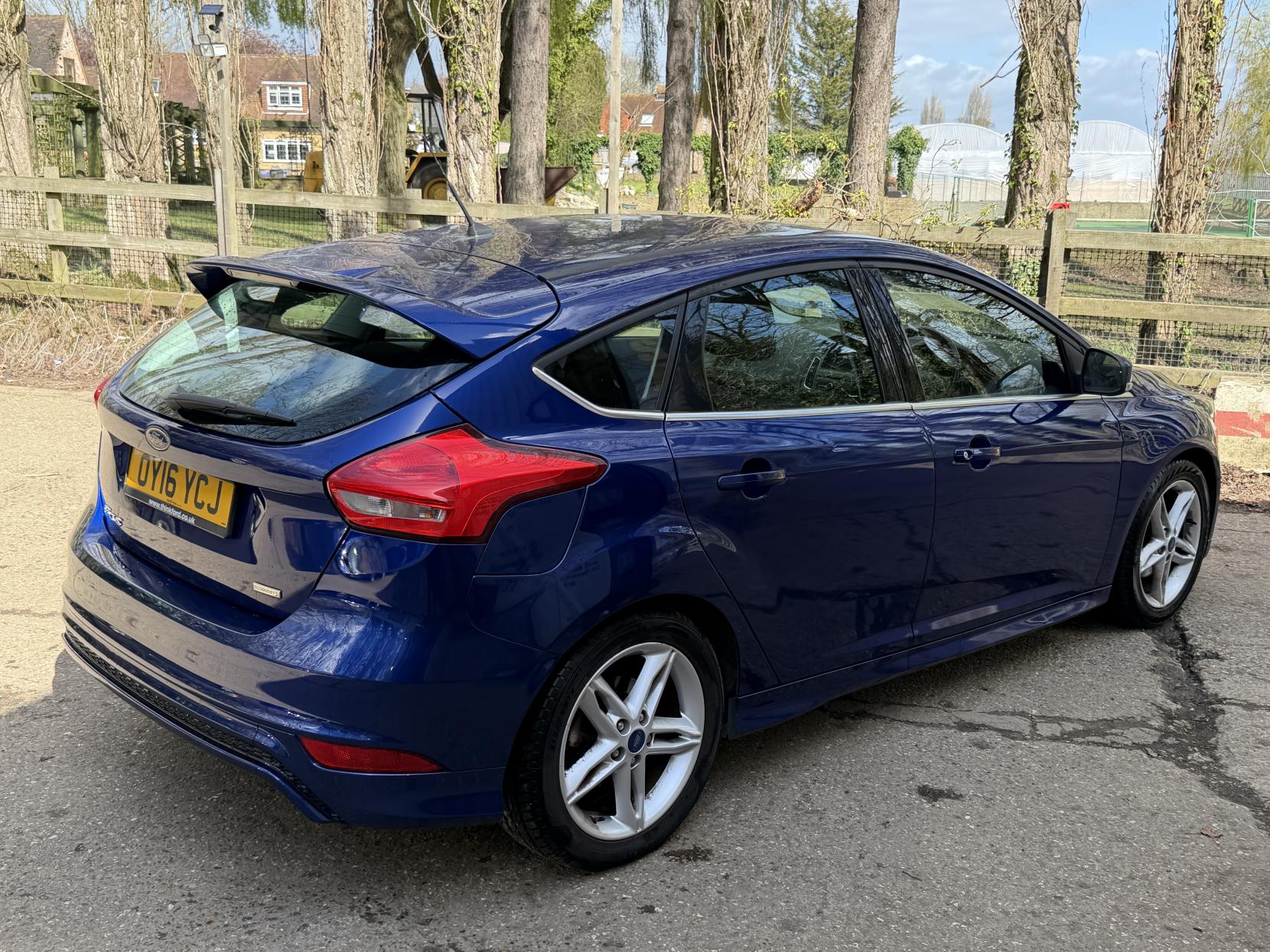 Ford Focus 1.0T EcoBoost Zetec S Hatchback 5dr Petrol Manual Euro 6 (s/s) (125 ps)