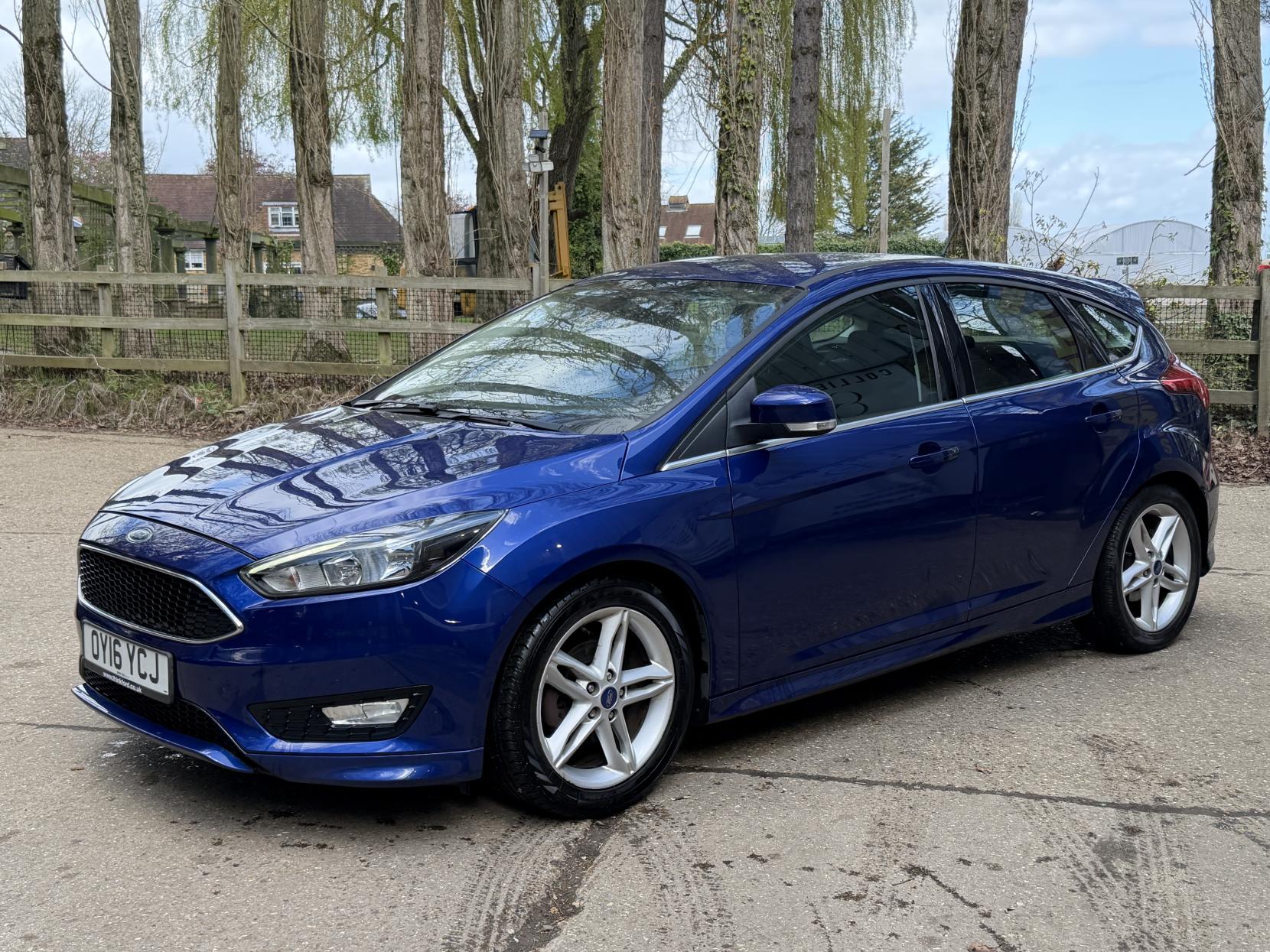Ford Focus 1.0T EcoBoost Zetec S Hatchback 5dr Petrol Manual Euro 6 (s/s) (125 ps)