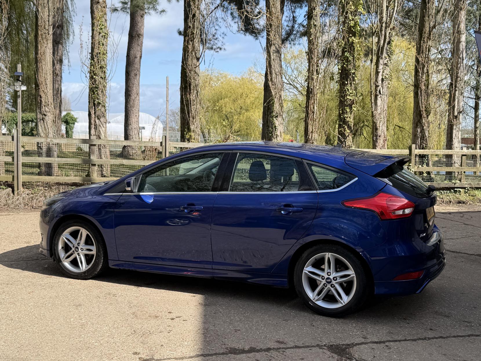 Ford Focus 1.0T EcoBoost Zetec S Hatchback 5dr Petrol Manual Euro 6 (s/s) (125 ps)