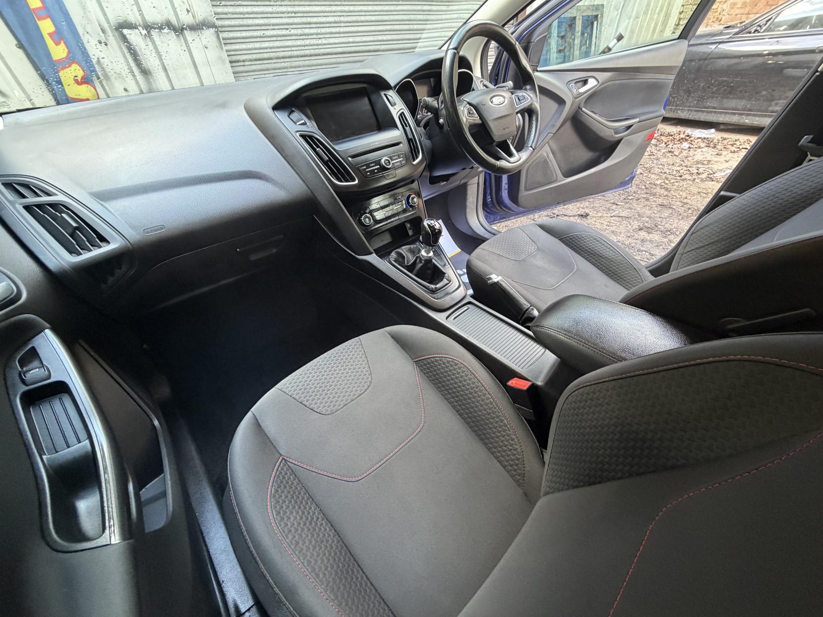 Ford Focus 1.0T EcoBoost Zetec S Hatchback 5dr Petrol Manual Euro 6 (s/s) (125 ps)