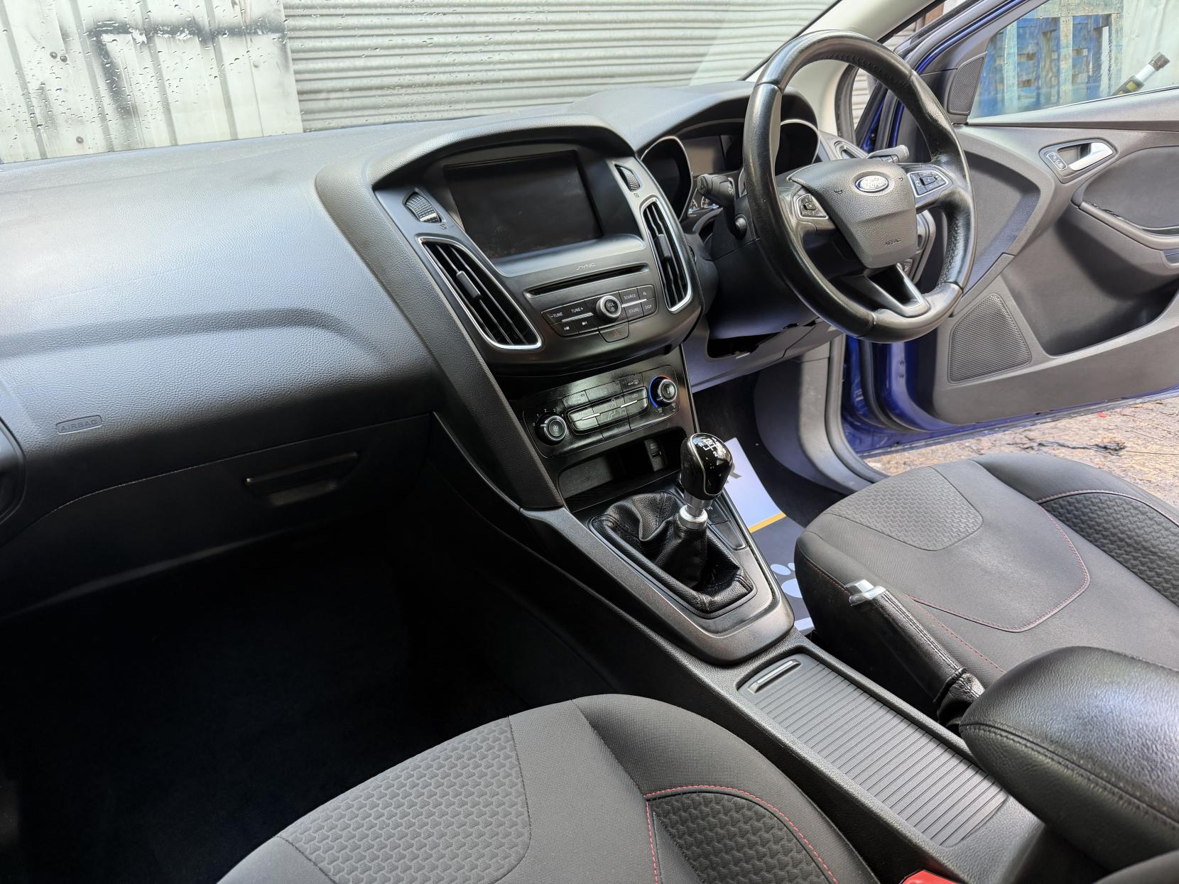 Ford Focus 1.0T EcoBoost Zetec S Hatchback 5dr Petrol Manual Euro 6 (s/s) (125 ps)