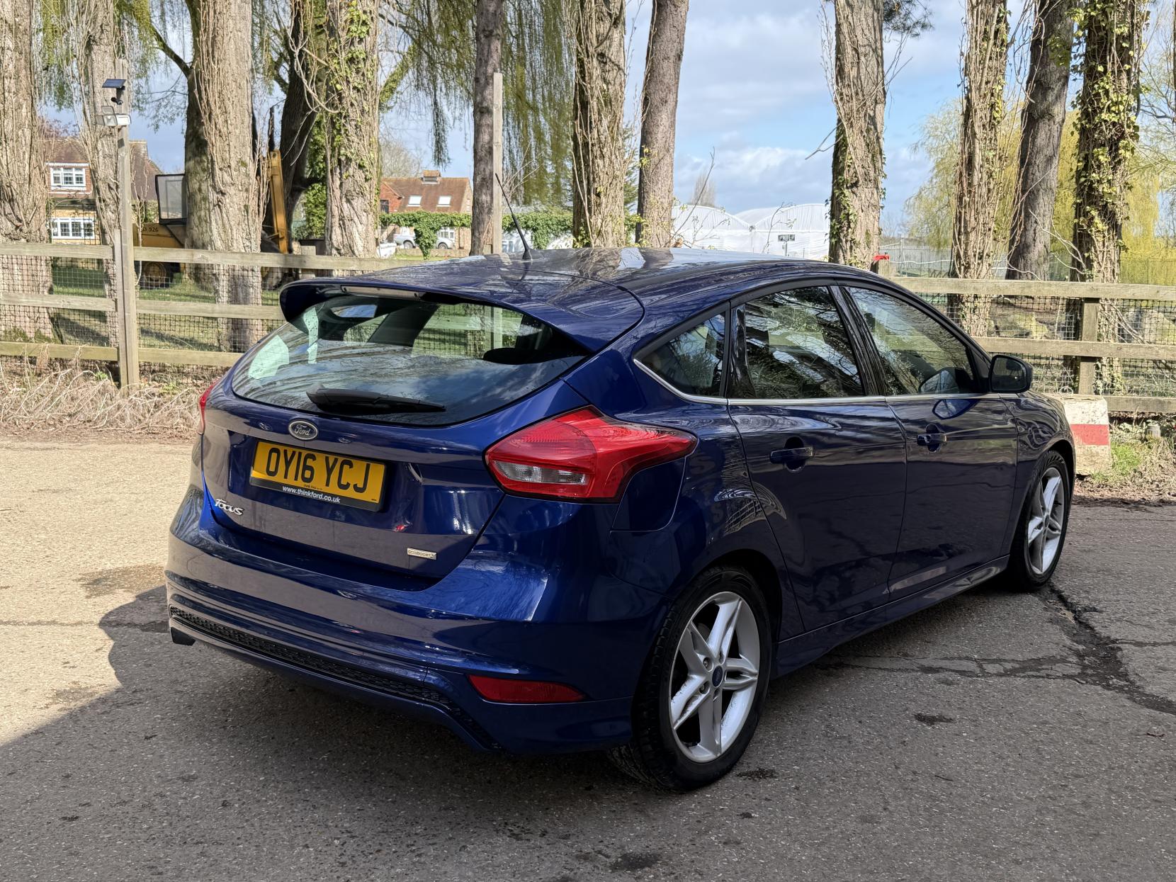 Ford Focus 1.0T EcoBoost Zetec S Hatchback 5dr Petrol Manual Euro 6 (s/s) (125 ps)