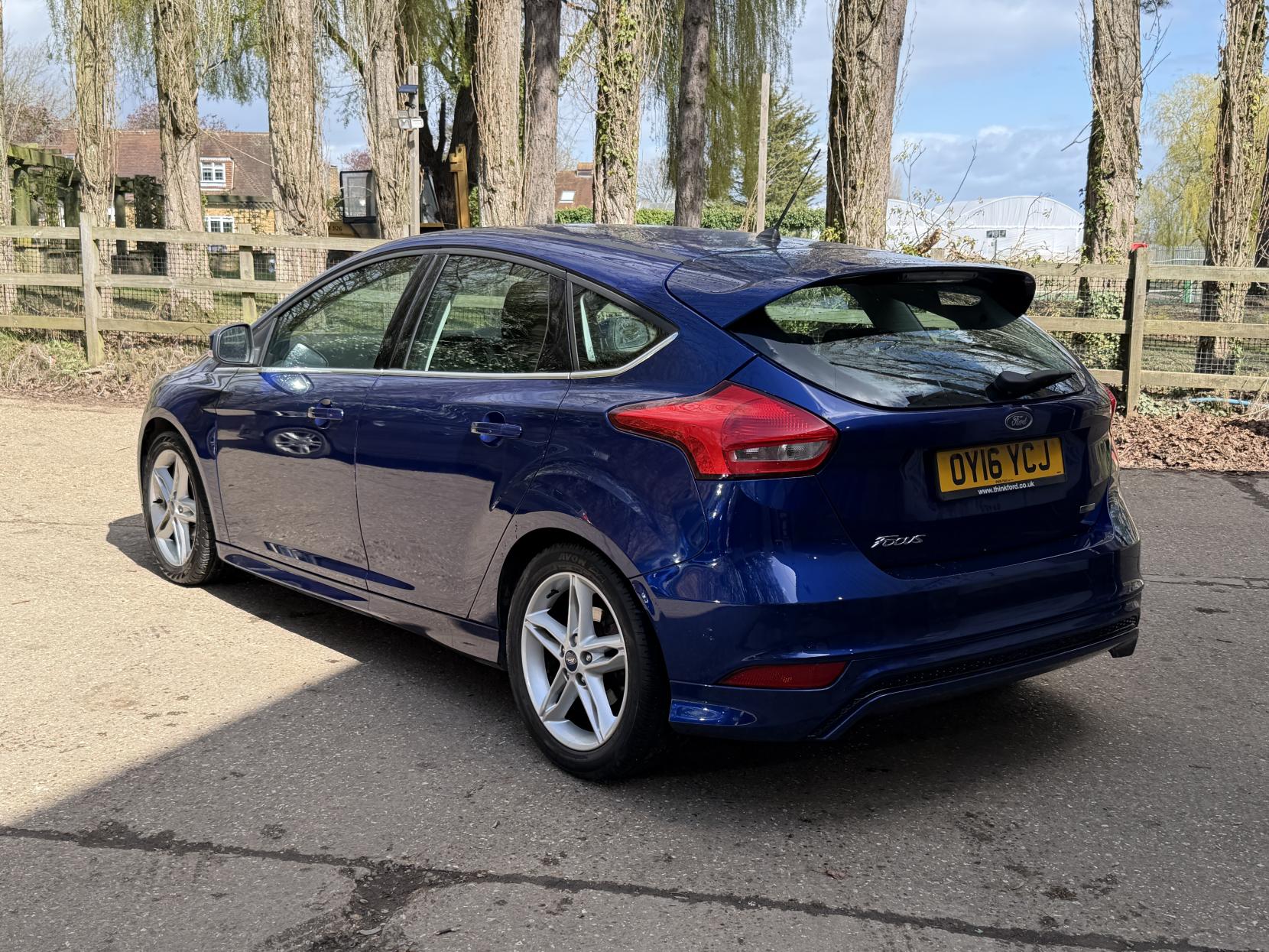 Ford Focus 1.0T EcoBoost Zetec S Hatchback 5dr Petrol Manual Euro 6 (s/s) (125 ps)