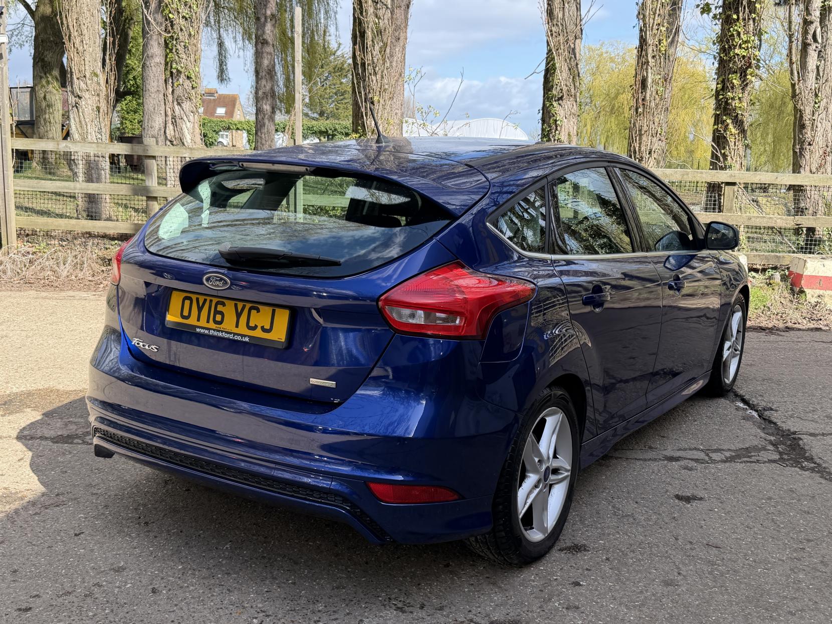 Ford Focus 1.0T EcoBoost Zetec S Hatchback 5dr Petrol Manual Euro 6 (s/s) (125 ps)