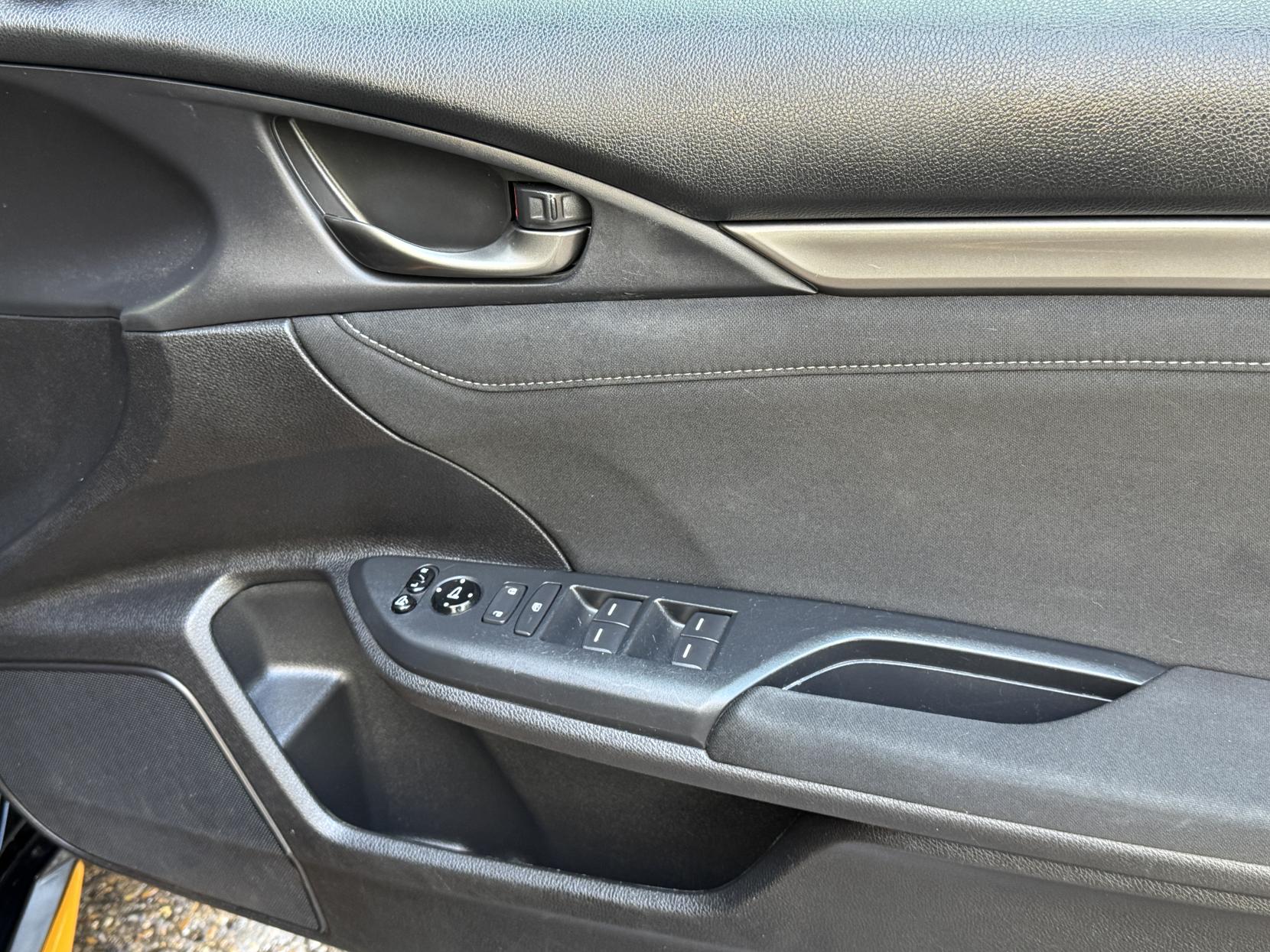 Honda Civic 1.0 VTEC Turbo SR Hatchback 5dr Petrol CVT Euro 6 (s/s) (129 ps)