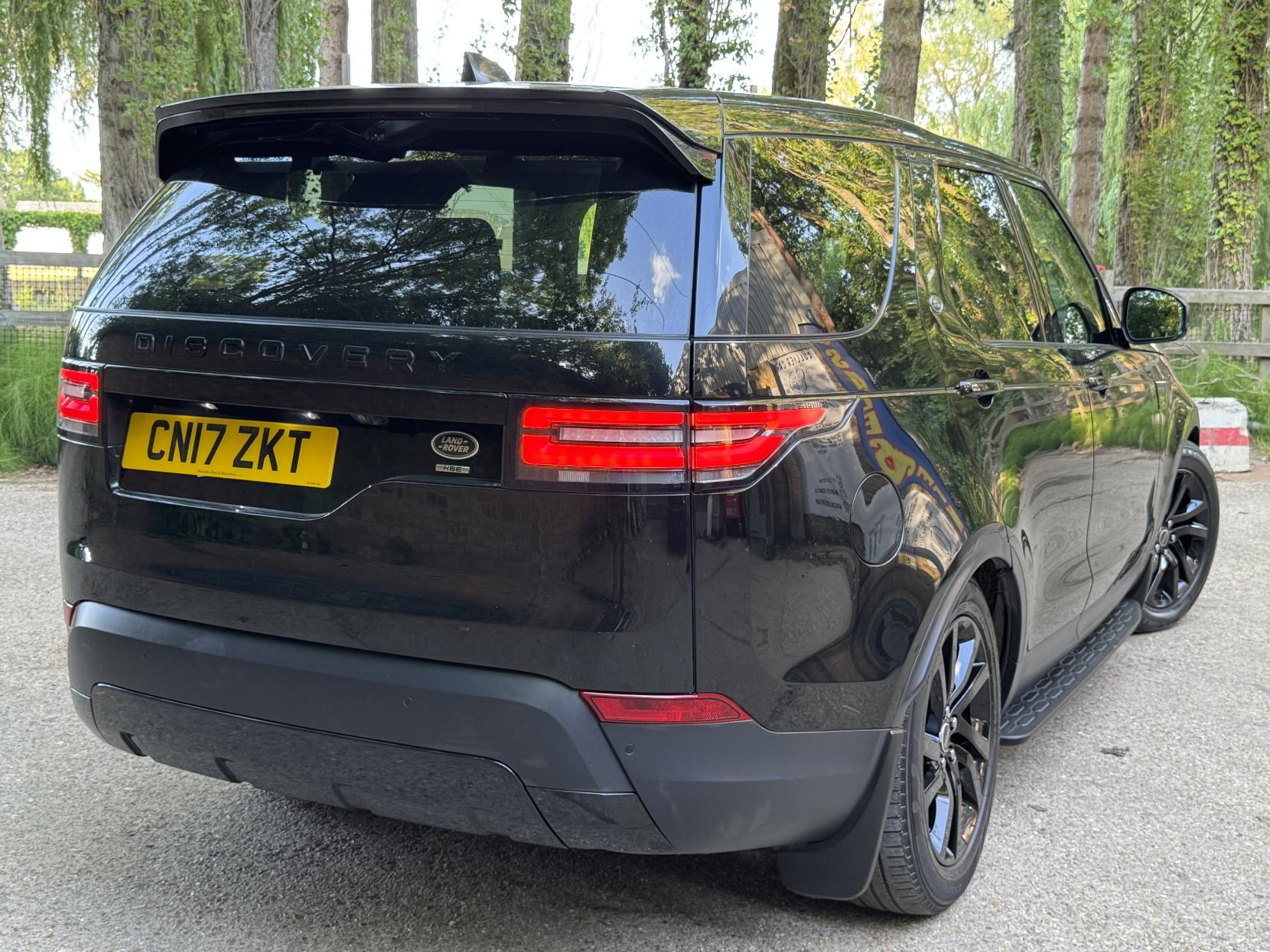 Land Rover Discovery 2.0 SD4 HSE SUV 5dr Diesel Auto 4WD Euro 6 (s/s) (240 ps)