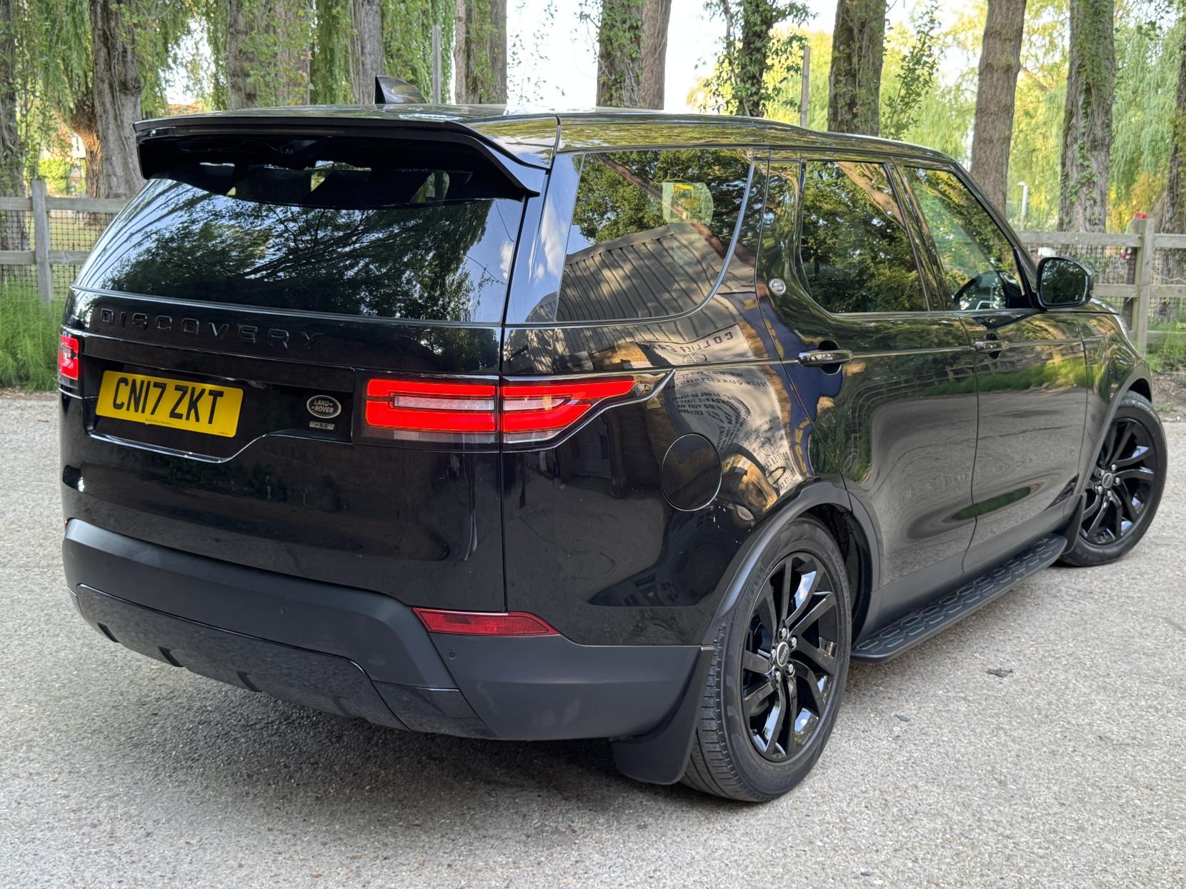 Land Rover Discovery 2.0 SD4 HSE SUV 5dr Diesel Auto 4WD Euro 6 (s/s) (240 ps)