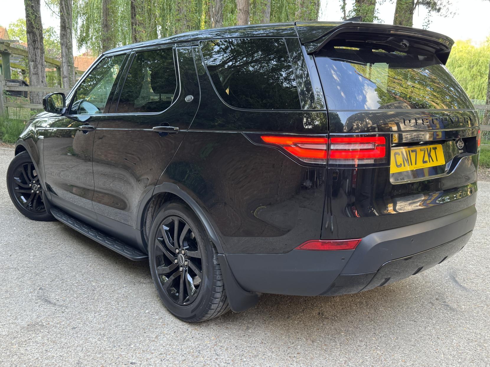 Land Rover Discovery 2.0 SD4 HSE SUV 5dr Diesel Auto 4WD Euro 6 (s/s) (240 ps)
