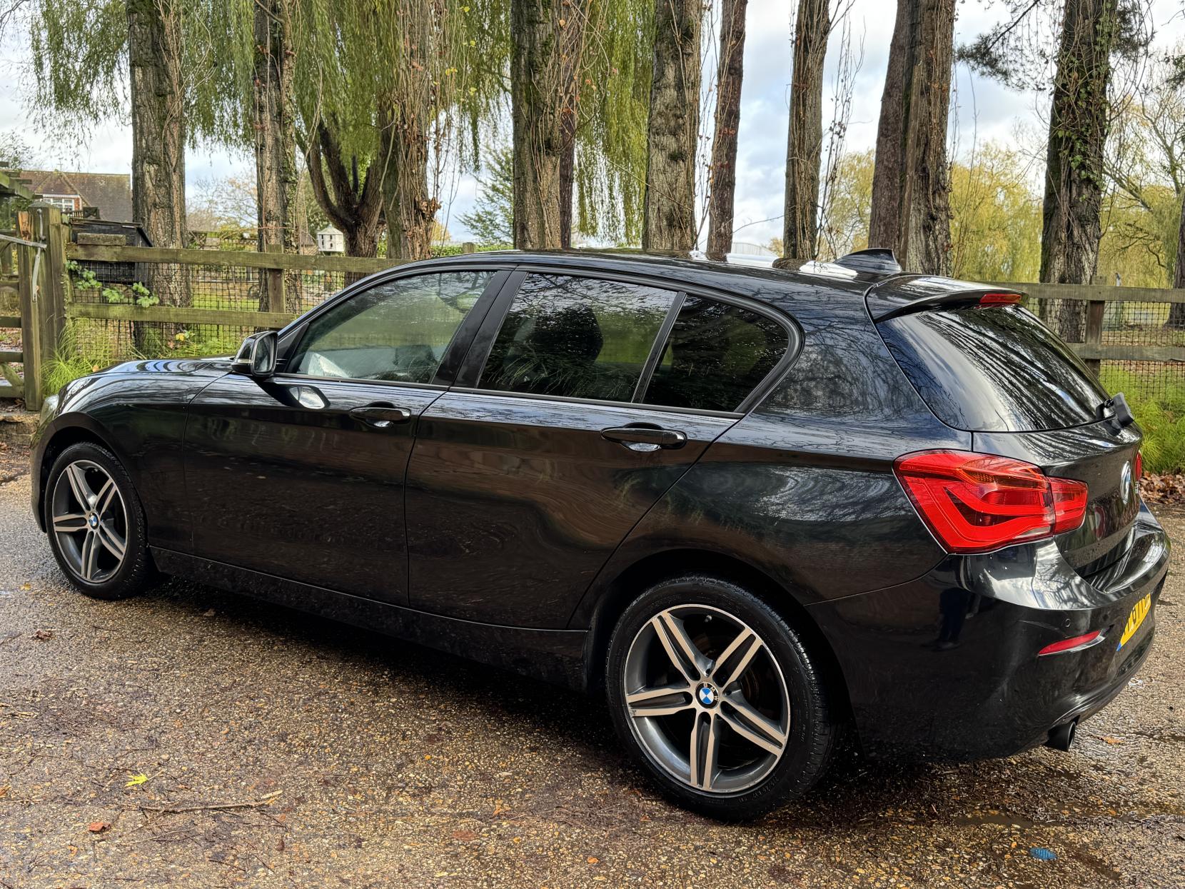 BMW 1 Series 1.5 118i Sport Hatchback 5dr Petrol Manual Euro 6 (s/s) (136 ps)