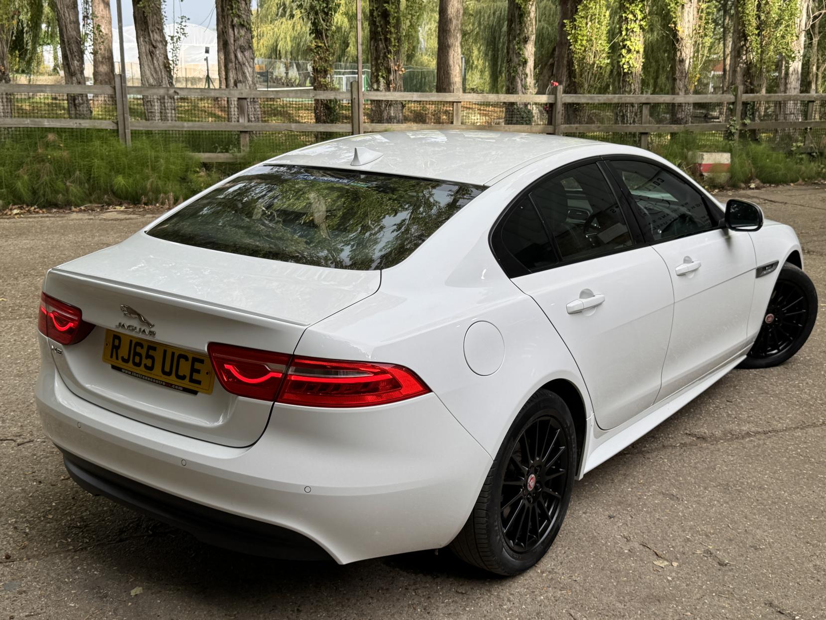Jaguar XE 2.0d R-Sport Saloon 4dr Diesel Manual Euro 6 (s/s) (163 ps)