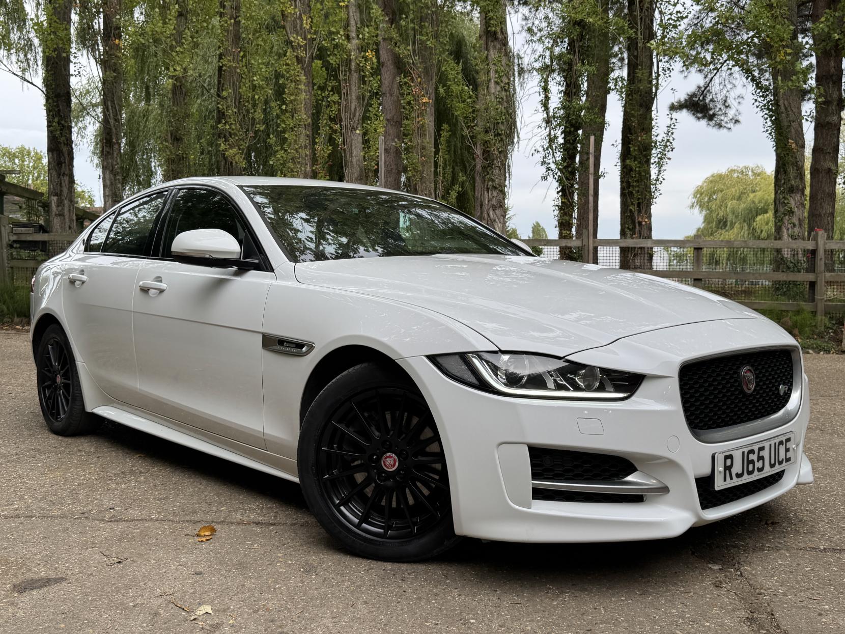 Jaguar XE 2.0d R-Sport Saloon 4dr Diesel Manual Euro 6 (s/s) (163 ps)