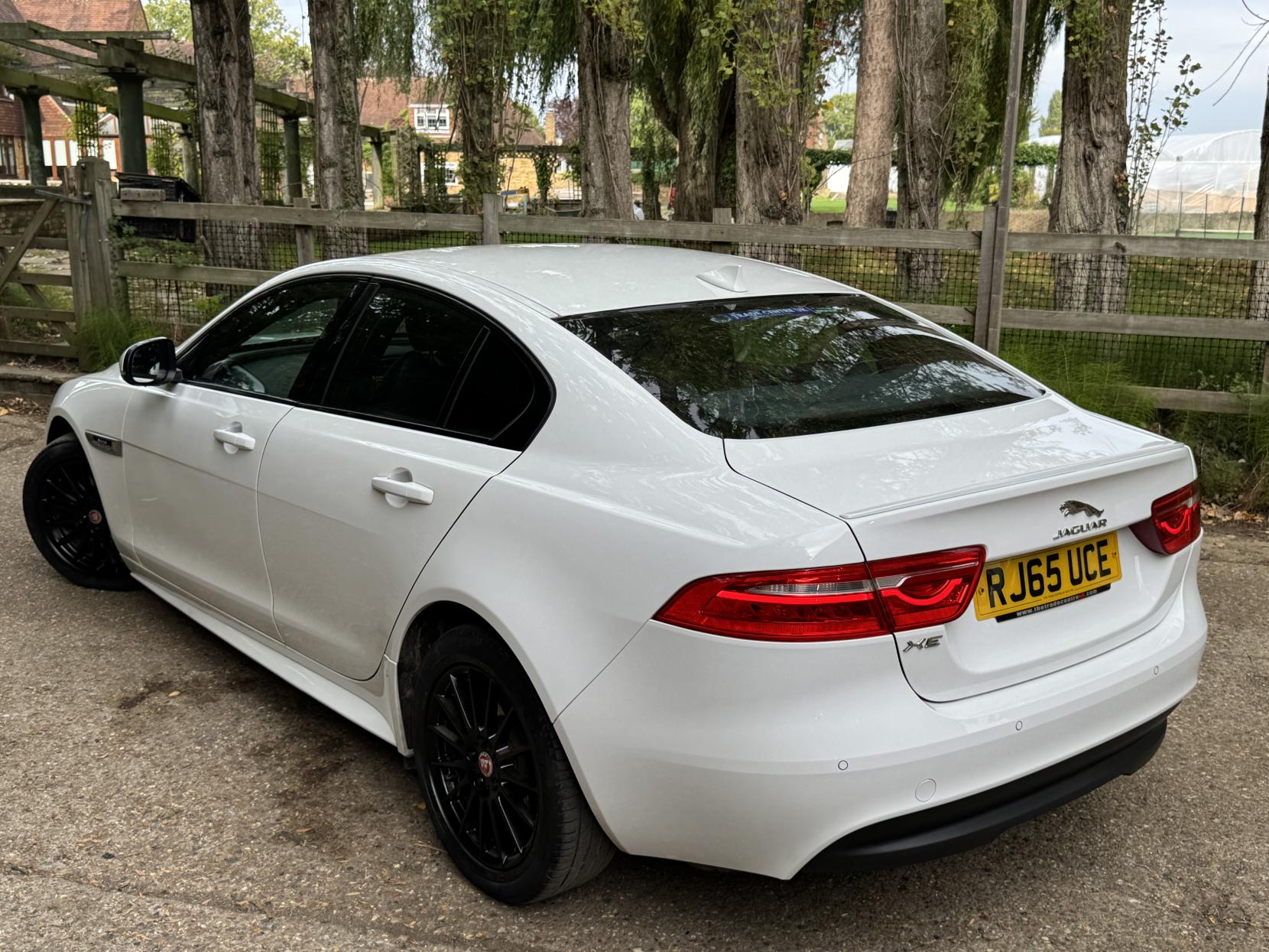 Jaguar XE 2.0d R-Sport Saloon 4dr Diesel Manual Euro 6 (s/s) (163 ps)
