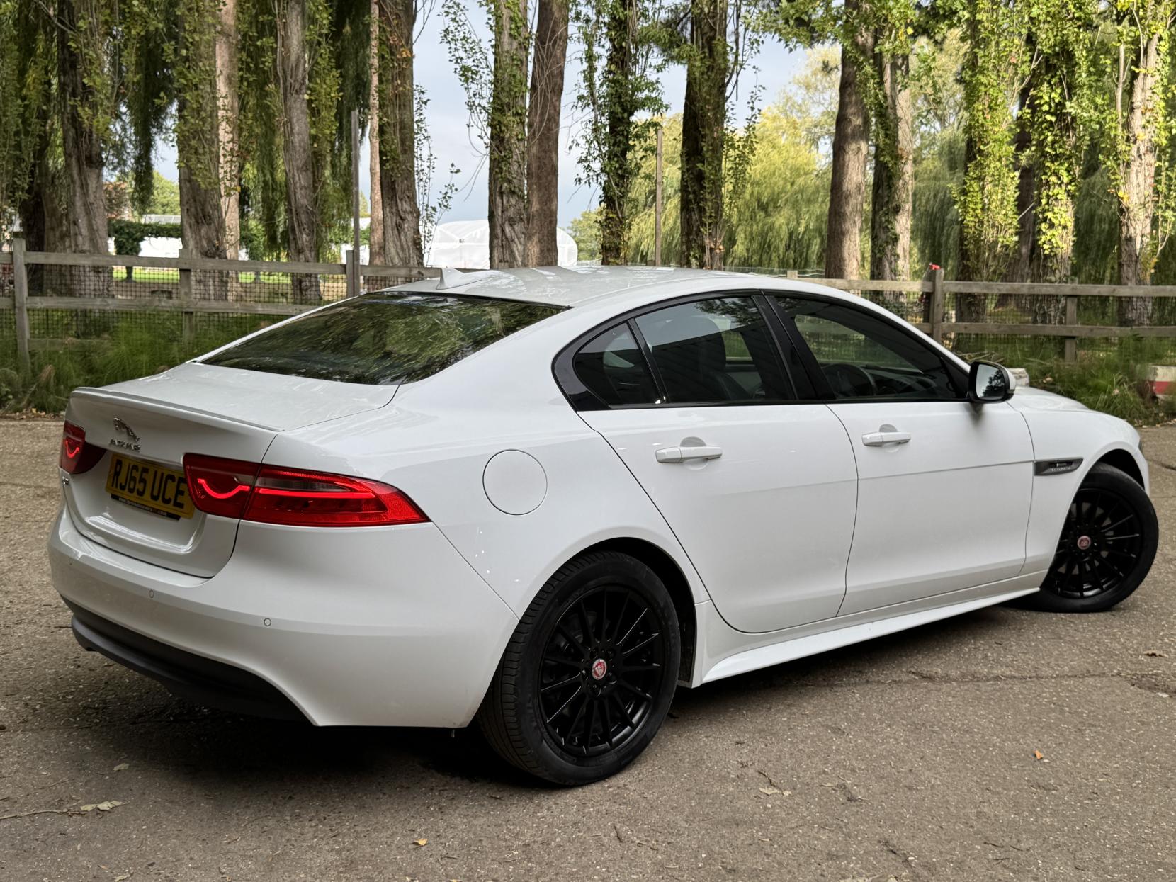 Jaguar XE 2.0d R-Sport Saloon 4dr Diesel Manual Euro 6 (s/s) (163 ps)