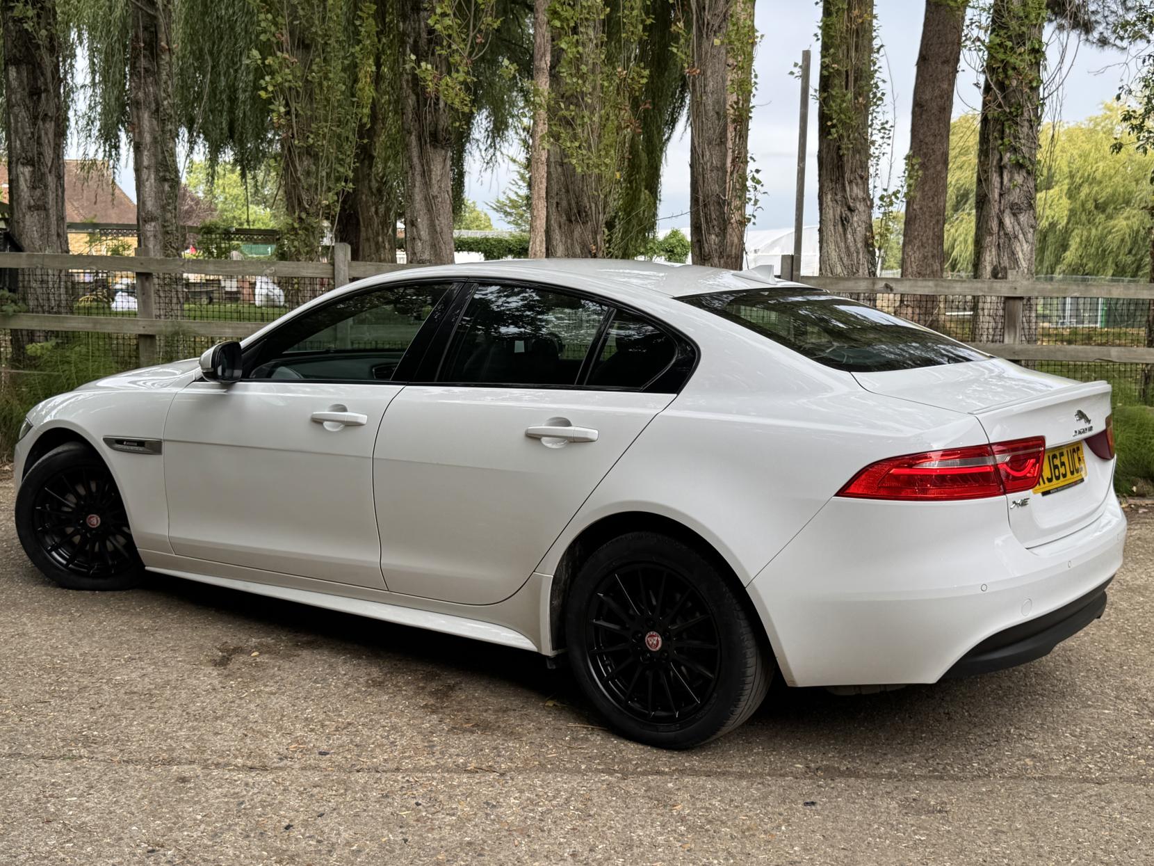Jaguar XE 2.0d R-Sport Saloon 4dr Diesel Manual Euro 6 (s/s) (163 ps)