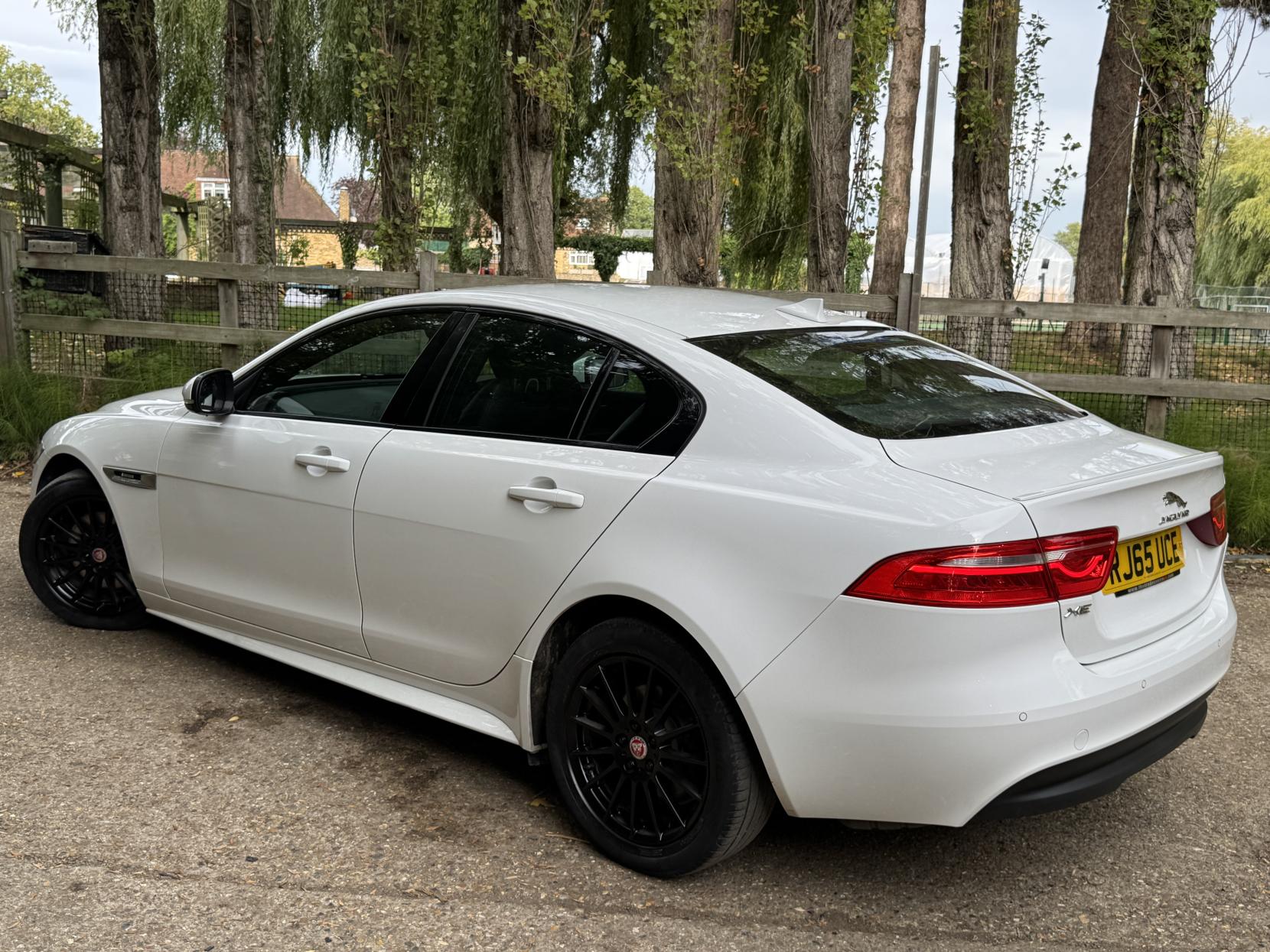 Jaguar XE 2.0d R-Sport Saloon 4dr Diesel Manual Euro 6 (s/s) (163 ps)