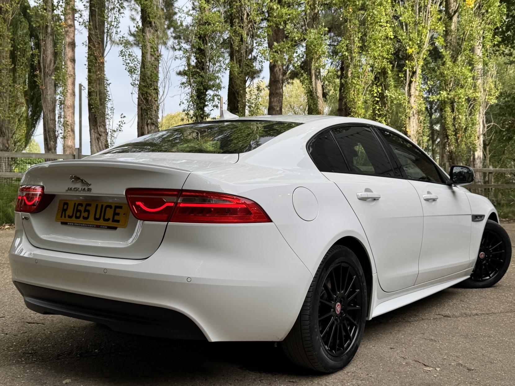 Jaguar XE 2.0d R-Sport Saloon 4dr Diesel Manual Euro 6 (s/s) (163 ps)