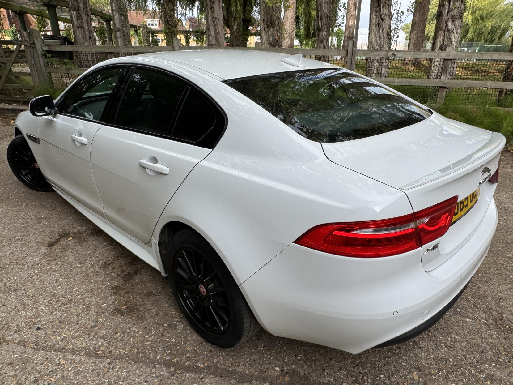 Jaguar XE 2.0d R-Sport Saloon 4dr Diesel Manual Euro 6 (s/s) (163 ps)