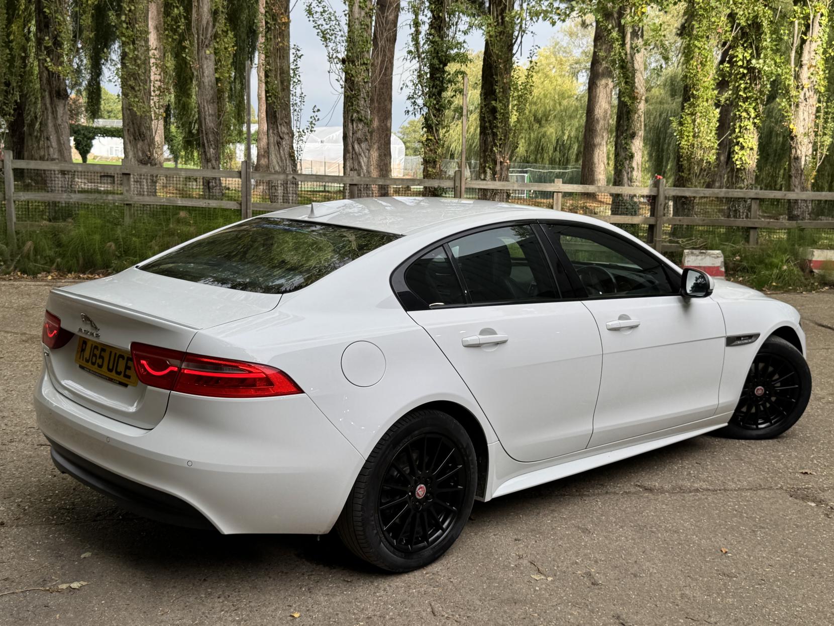 Jaguar XE 2.0d R-Sport Saloon 4dr Diesel Manual Euro 6 (s/s) (163 ps)