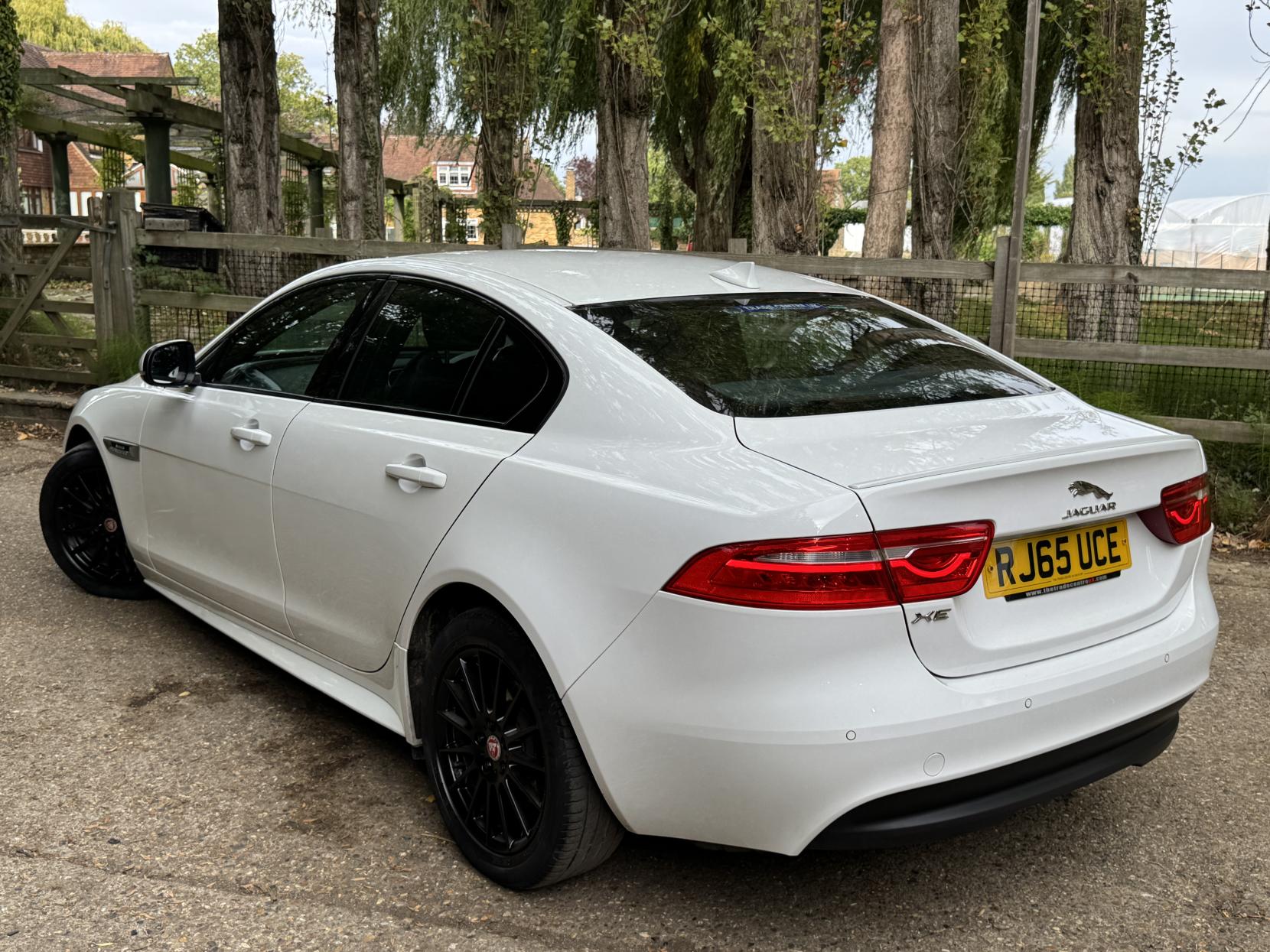 Jaguar XE 2.0d R-Sport Saloon 4dr Diesel Manual Euro 6 (s/s) (163 ps)