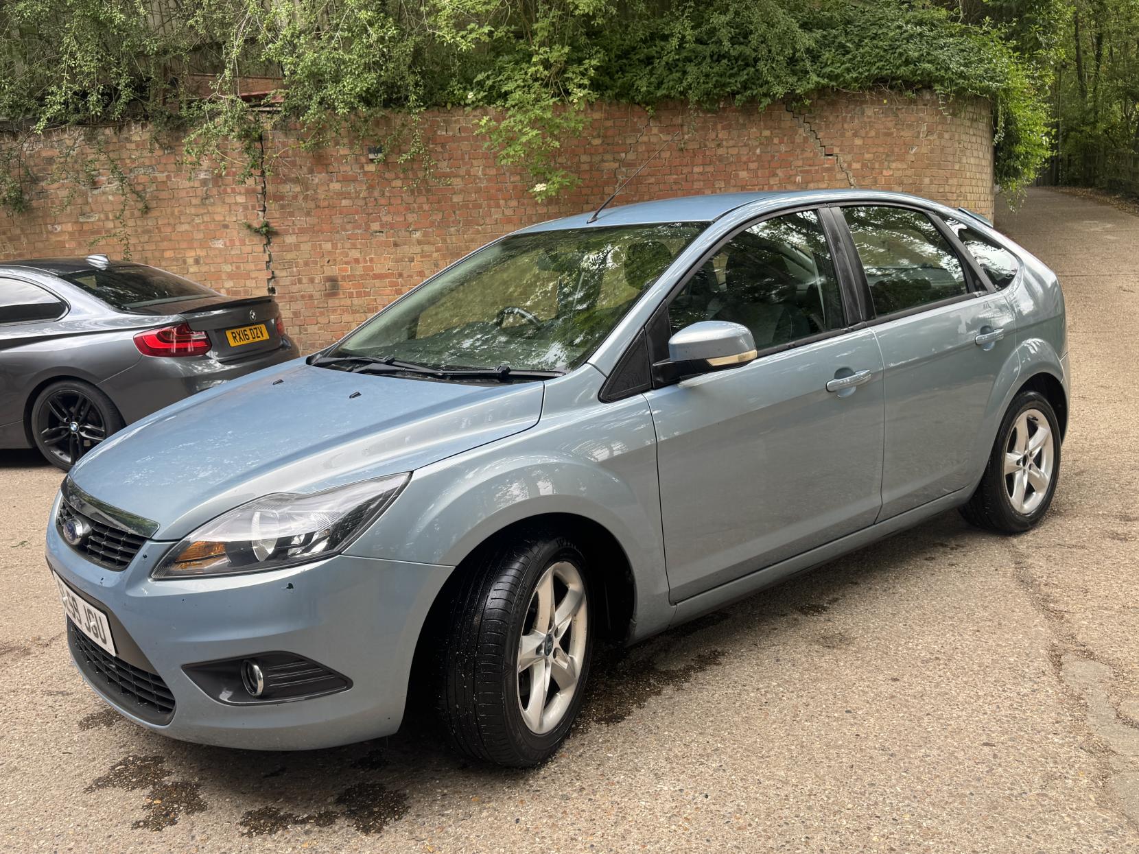 Ford Focus 1.6 Zetec Hatchback 5dr Petrol Manual (161 g/km, 99 bhp)