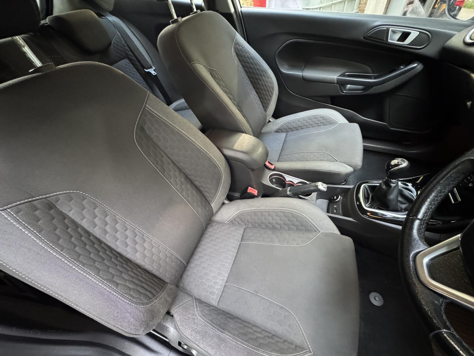 Ford Fiesta 1.0T EcoBoost Zetec S Hatchback 3dr Petrol Manual Euro 5 (s/s) (125 ps)