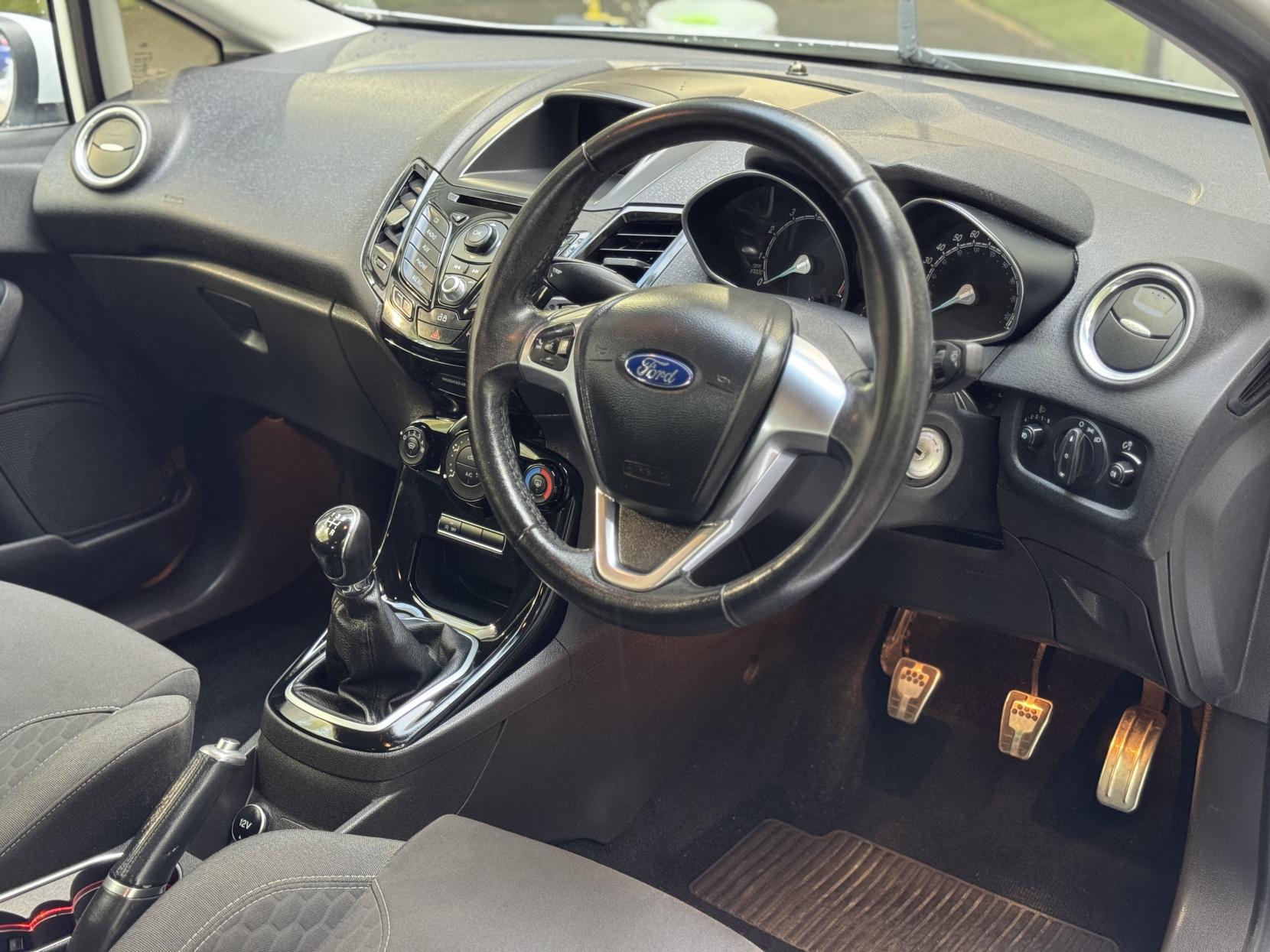Ford Fiesta 1.0T EcoBoost Zetec S Hatchback 3dr Petrol Manual Euro 5 (s/s) (125 ps)