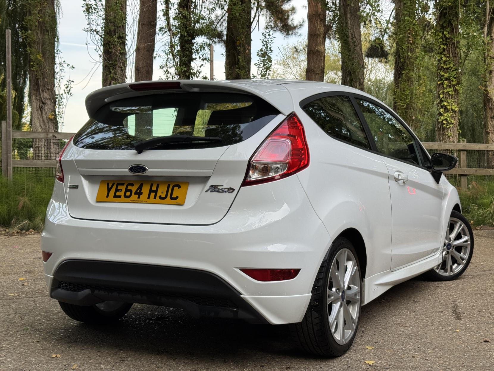 Ford Fiesta 1.0T EcoBoost Zetec S Hatchback 3dr Petrol Manual Euro 5 (s/s) (125 ps)