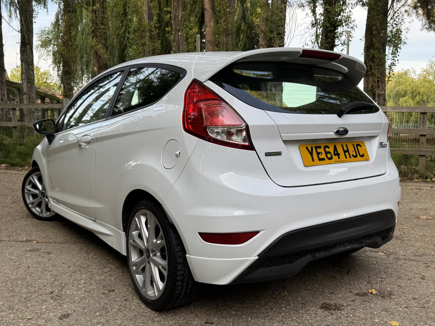 Ford Fiesta 1.0T EcoBoost Zetec S Hatchback 3dr Petrol Manual Euro 5 (s/s) (125 ps)