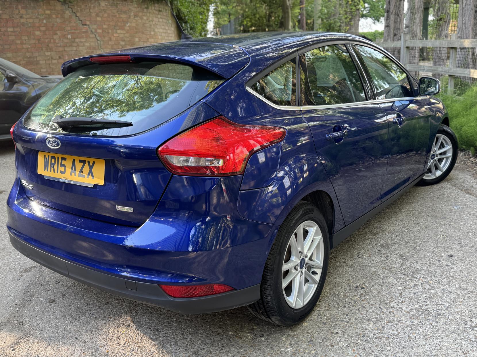 Ford Focus 1.0T EcoBoost Zetec Hatchback 5dr Petrol Manual Euro 6 (s/s) (125 ps)