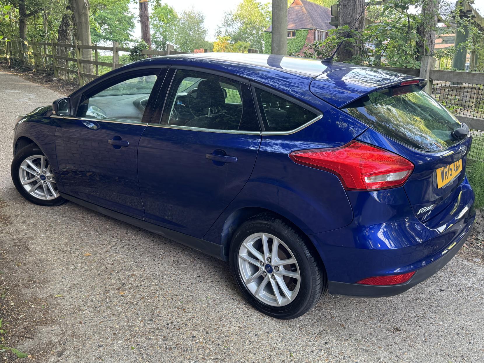 Ford Focus 1.0T EcoBoost Zetec Hatchback 5dr Petrol Manual Euro 6 (s/s) (125 ps)