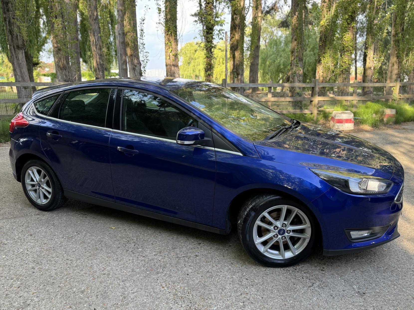 Ford Focus 1.0T EcoBoost Zetec Hatchback 5dr Petrol Manual Euro 6 (s/s) (125 ps)