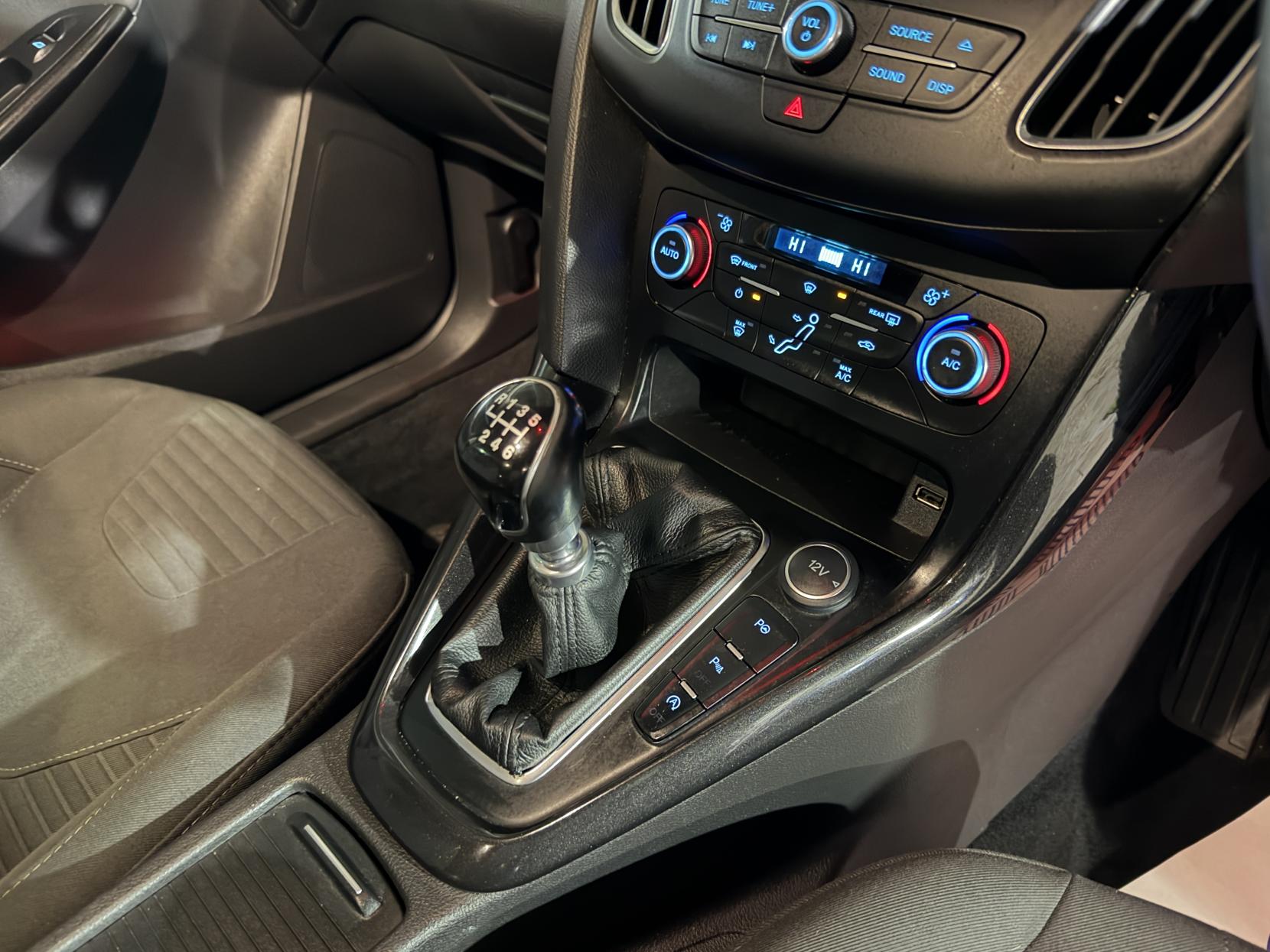 Ford Focus 1.0T EcoBoost Titanium Hatchback 5dr Petrol Manual Euro 6 (s/s) (125 ps)